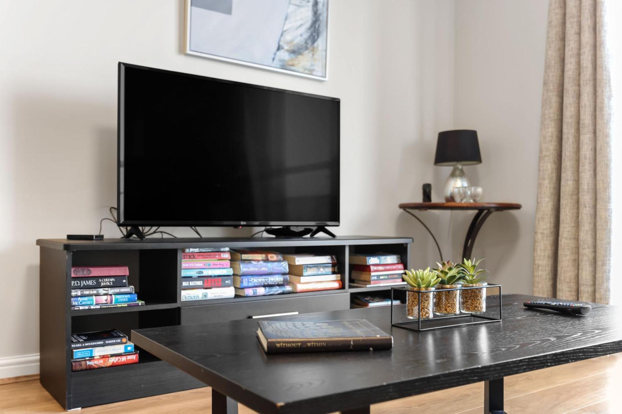 Appartement 2 Bedroom Short Term & Flexible Renting Canary Wharf With Free Parking And Free Wifi *