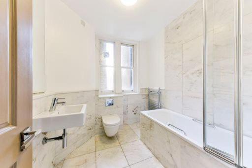 2br C- Near Oxford Street *