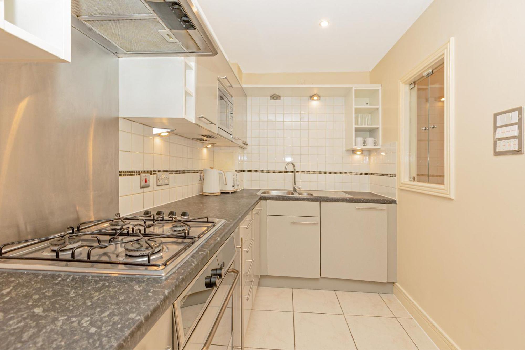Lit 2br Flat With Balcony Near Canary Wharf, 1min Dlr Appartement Londres