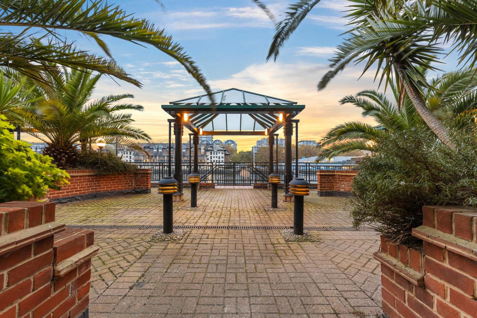 Appartement Stylish 3-bed Smart Tv & Views 5min To Tube