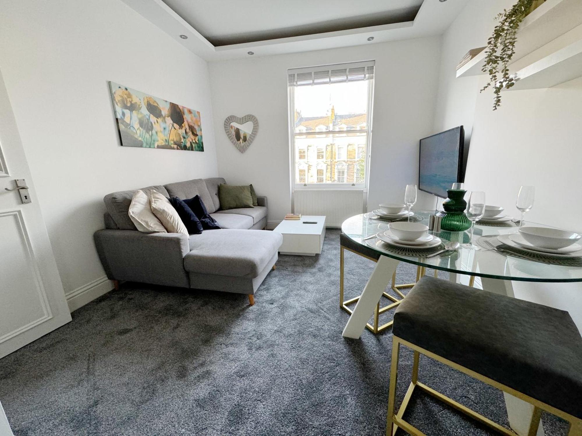 Stylish 2-bed Flat W Kitchen And Cosy Living Space Appartement Londres