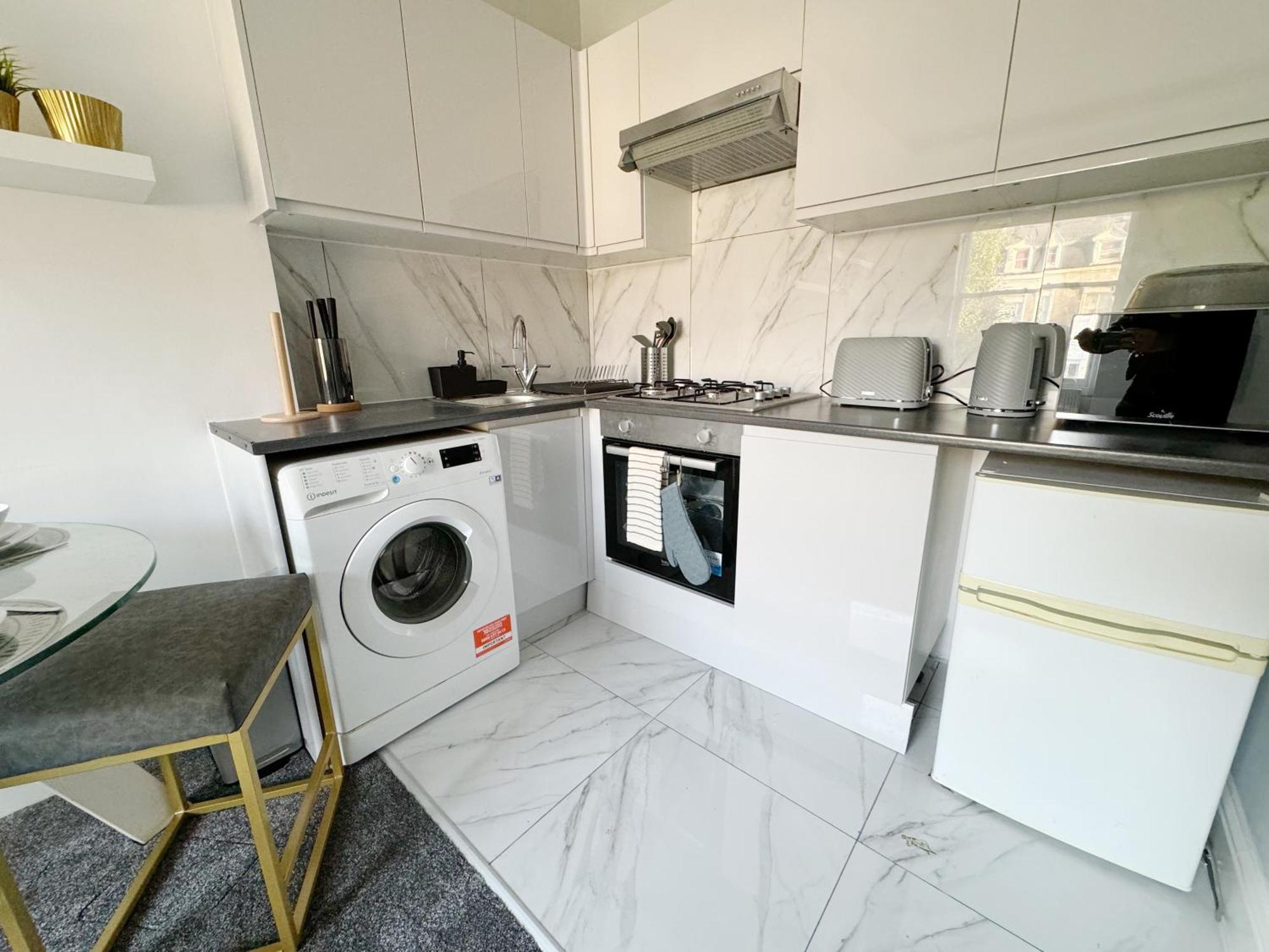 Stylish 2-bed Flat W Kitchen And Cosy Living Space * Londres