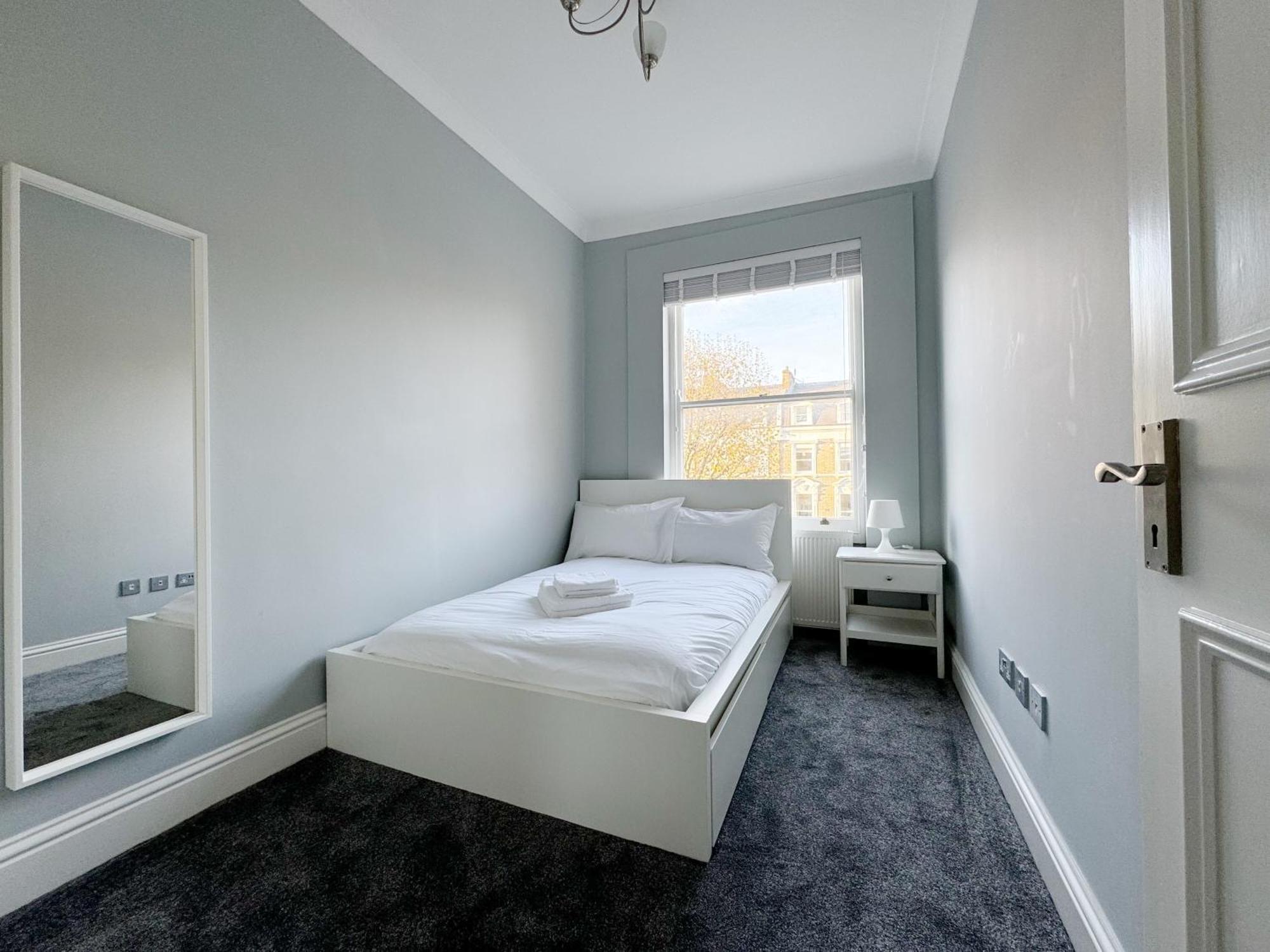 Stylish 2-bed Flat W Kitchen And Cosy Living Space Appartement *