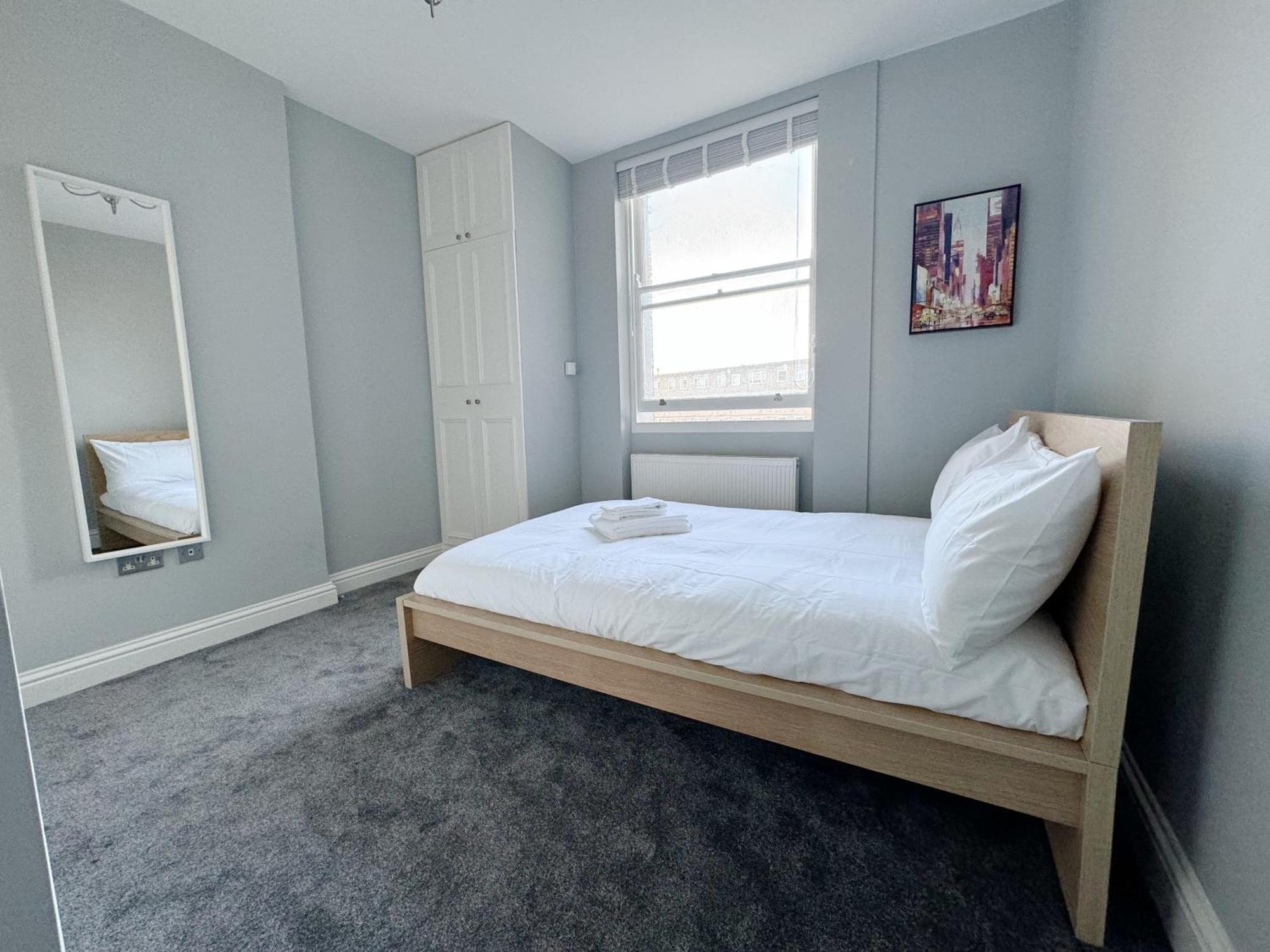 Stylish 2-bed Flat W Kitchen And Cosy Living Space Appartement *