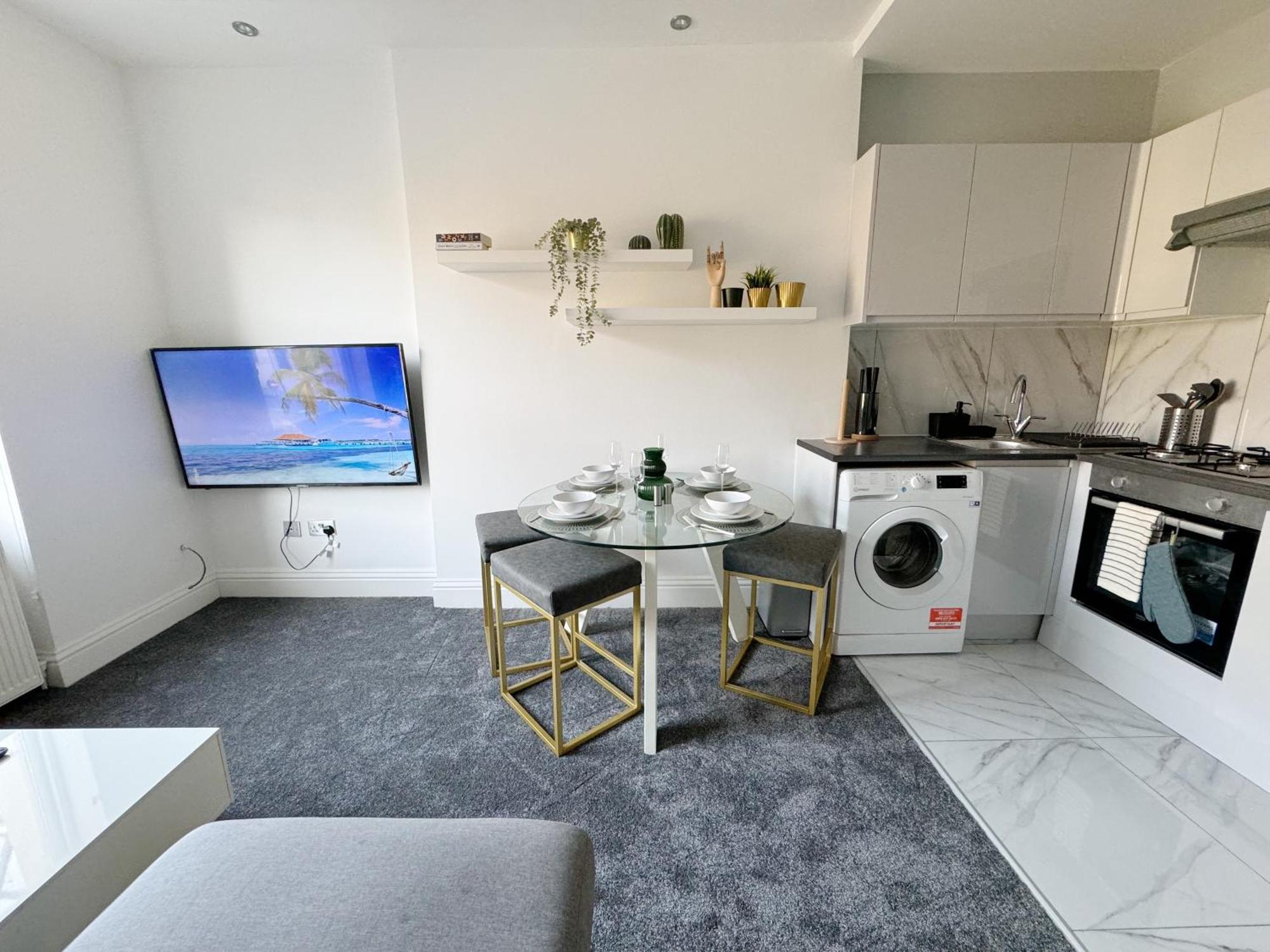 Appartement Stylish 2-bed Flat W Kitchen And Cosy Living Space *