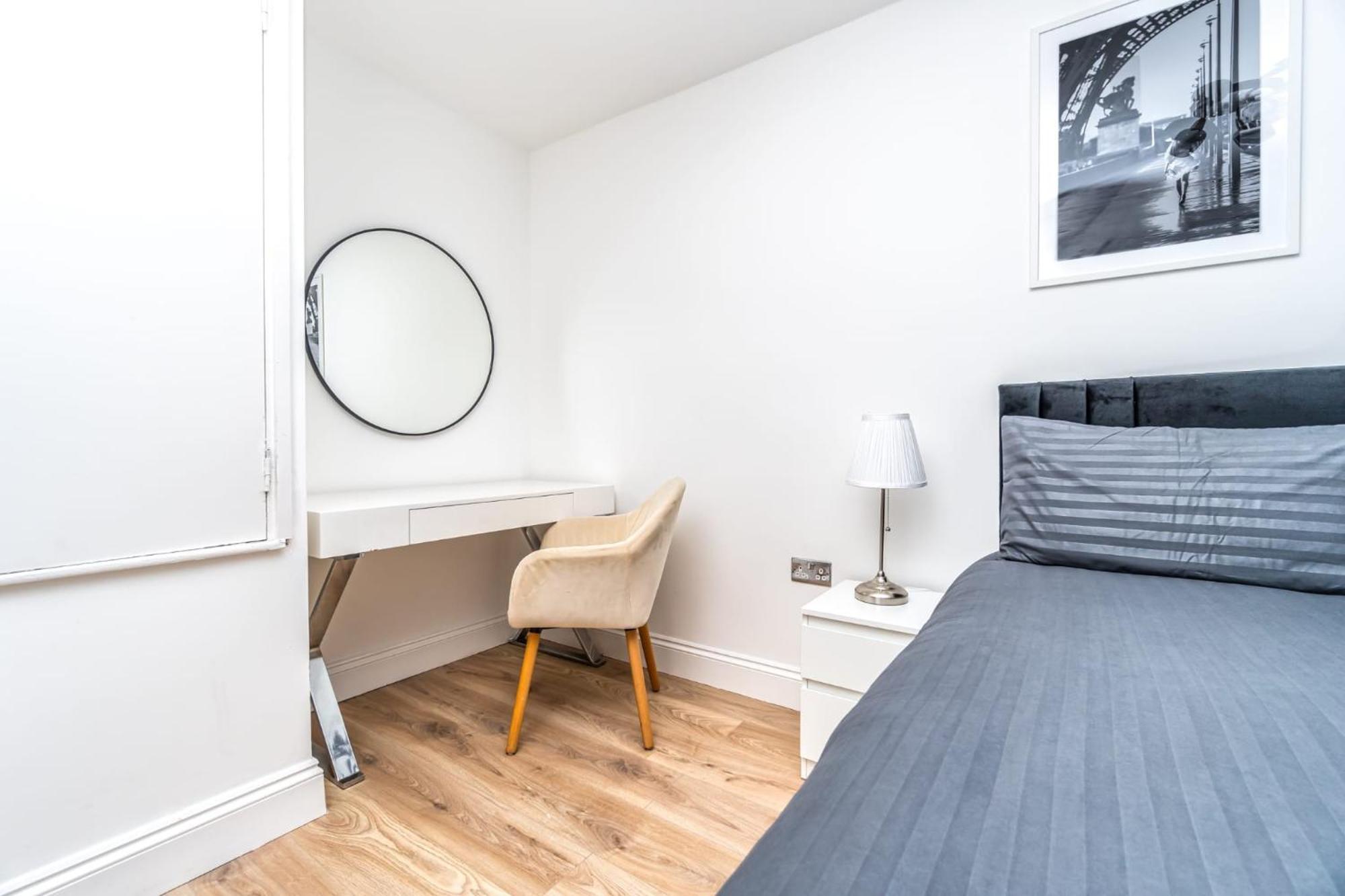 Cosy In Whitechapel
