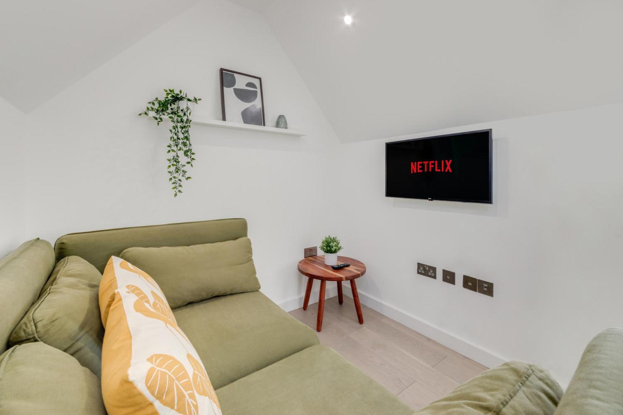 1 Bedroom Penthouse - Shoreditch, By The Perfect Appartement
