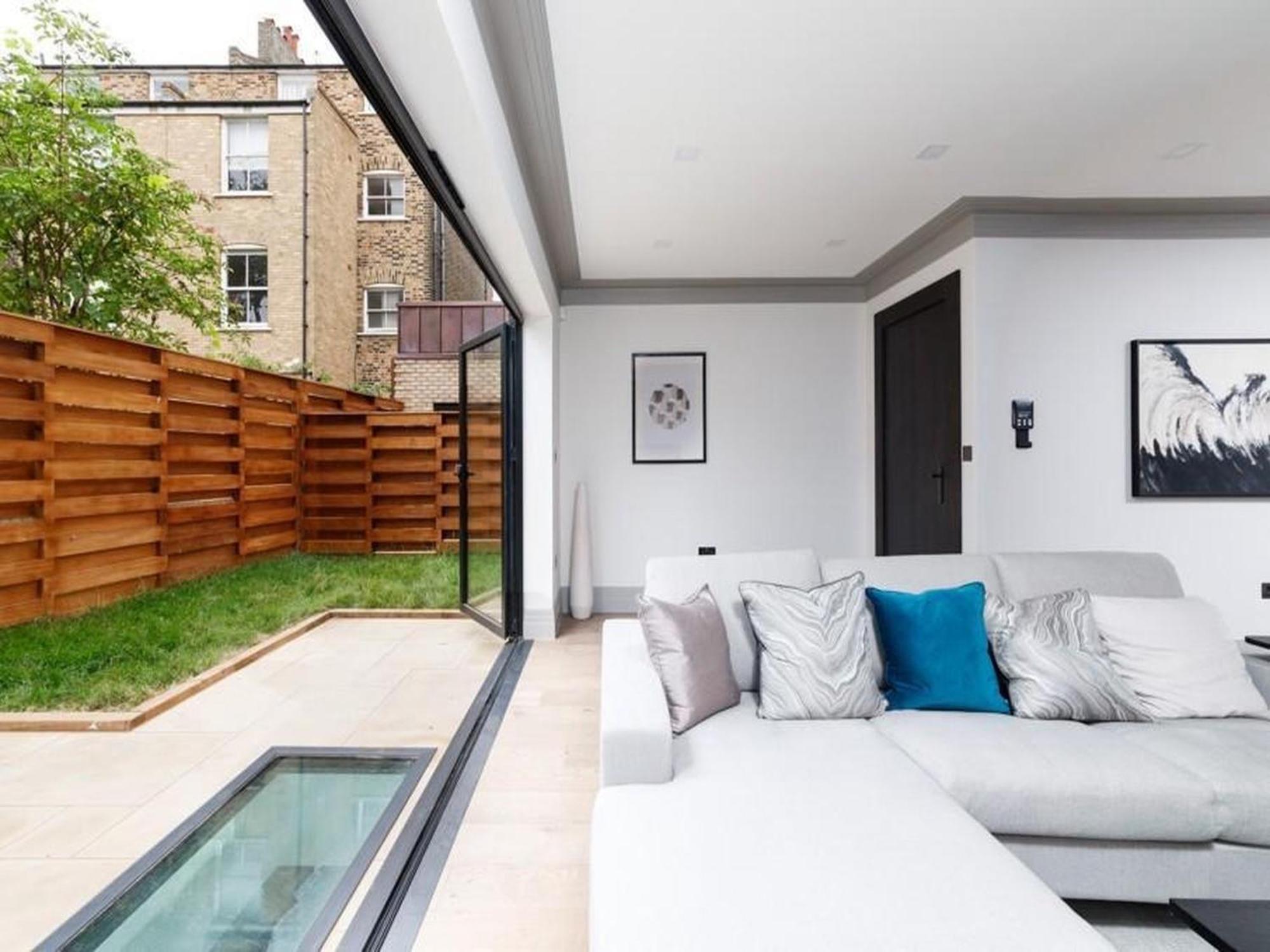 4bedroom, 3bath Retreat With Extra Toilet & Private Garden Oasis Apartamento *