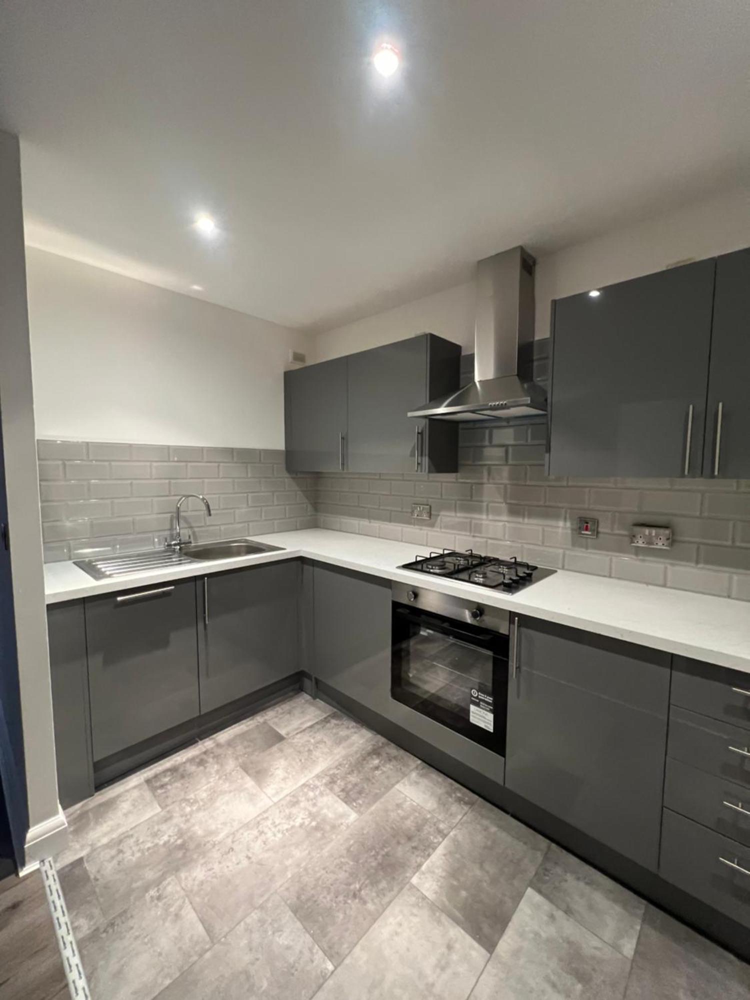 With Shared Kitchen And Living In South East By The Riverside * Londres