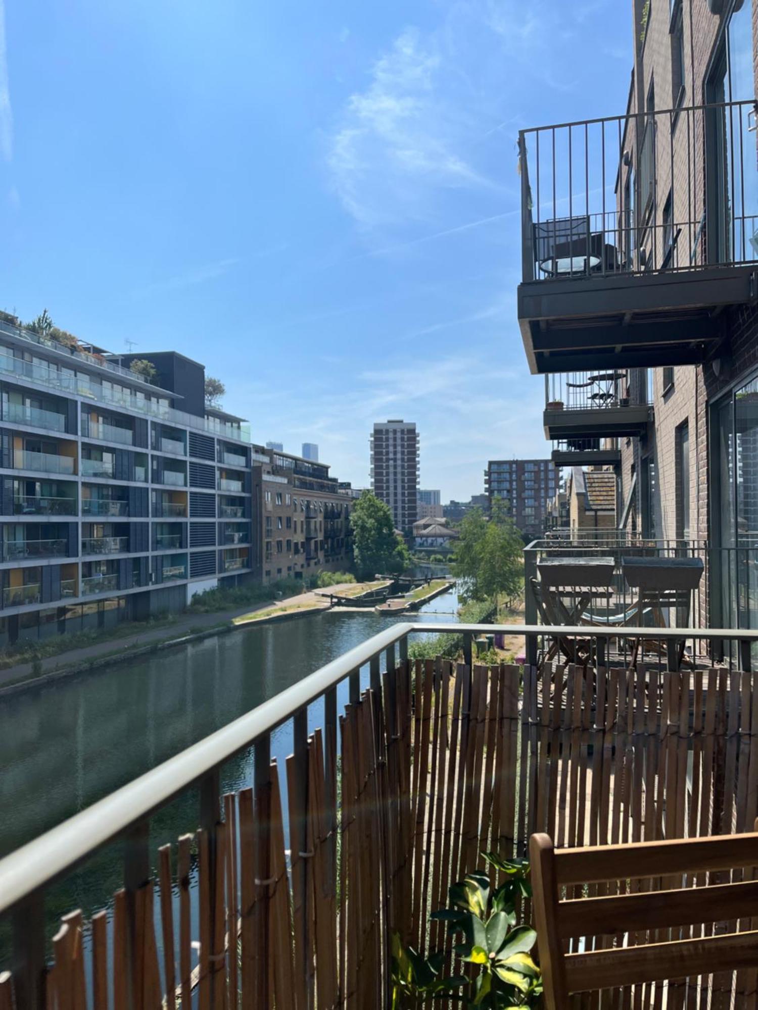 Modern Cozy 1 Bedroom Appartement *