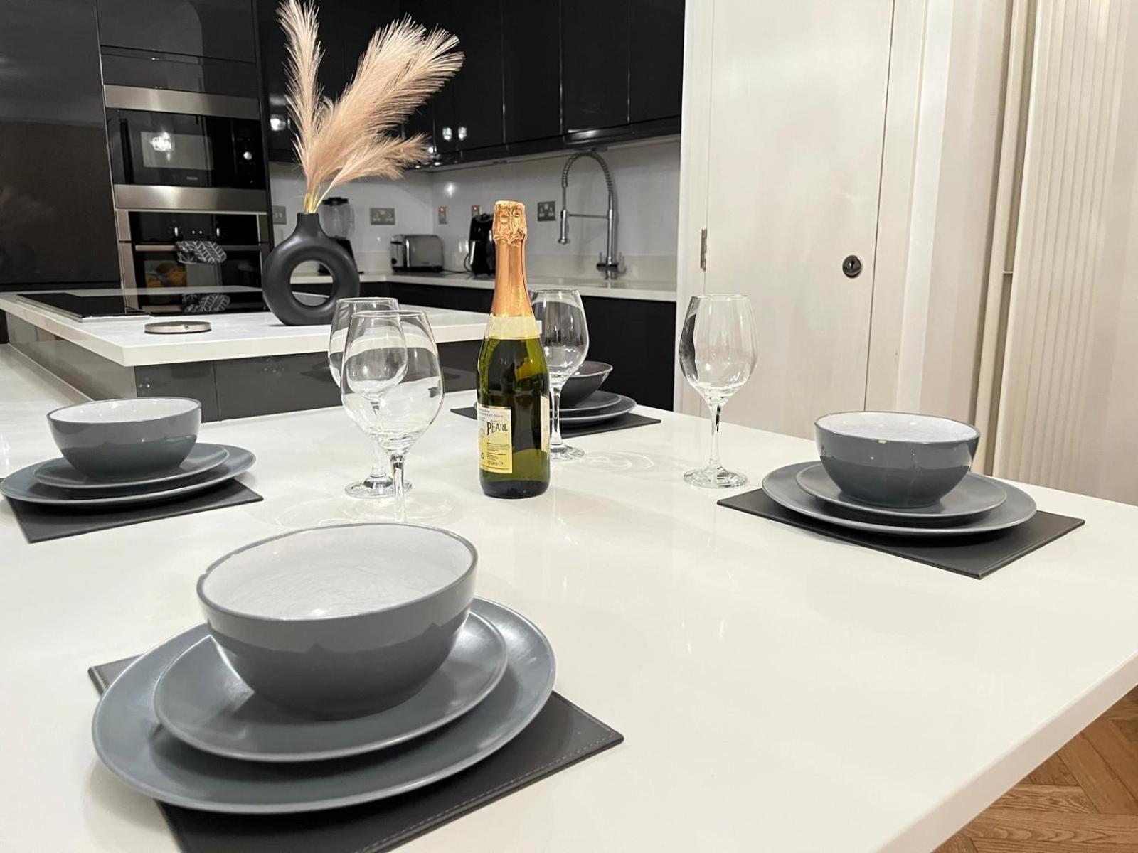 Luxury Riverside Retreat With Bath Jacuzzi Appartement Londres