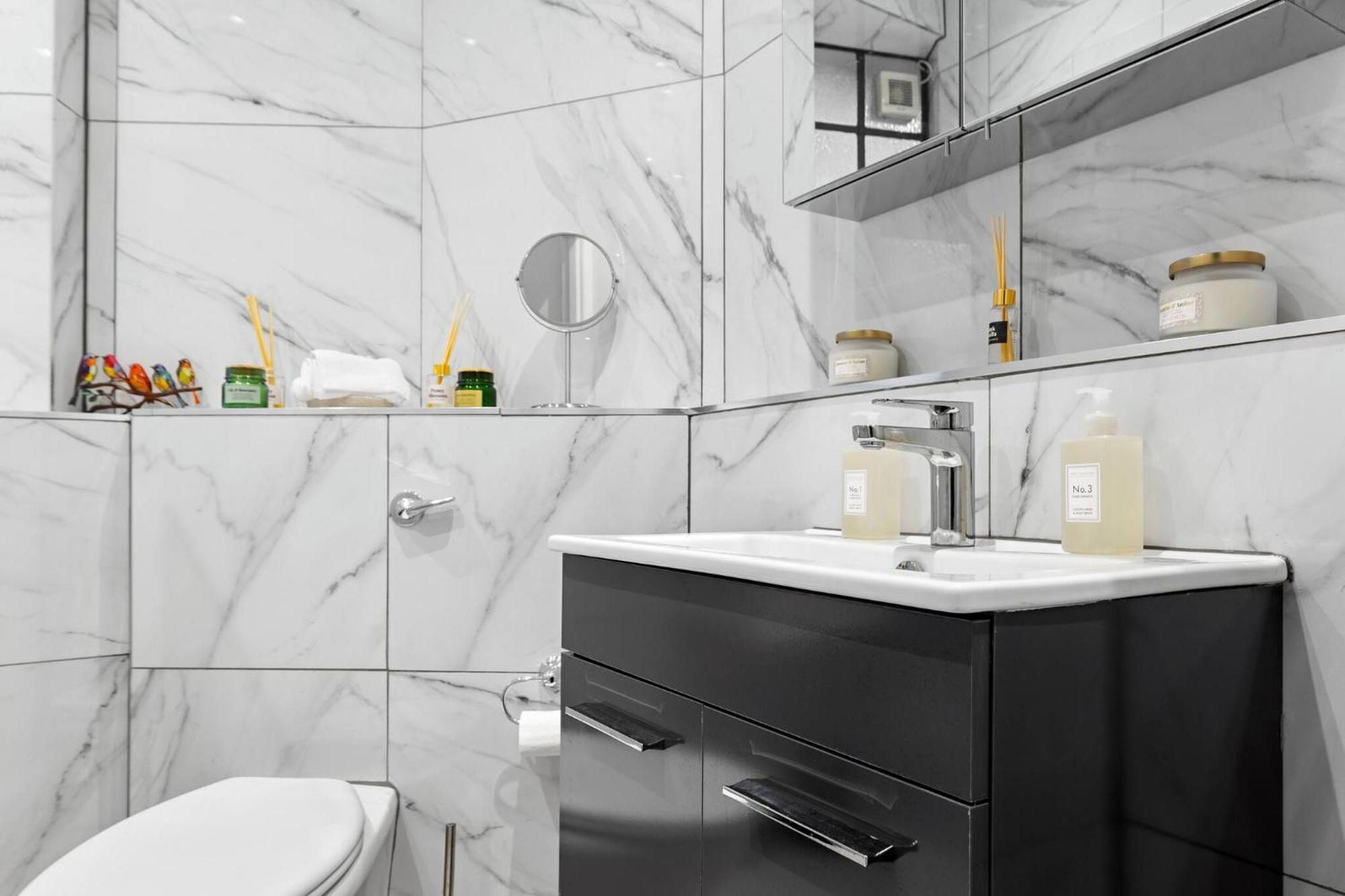 Luxury Serviced In Central Appartement *