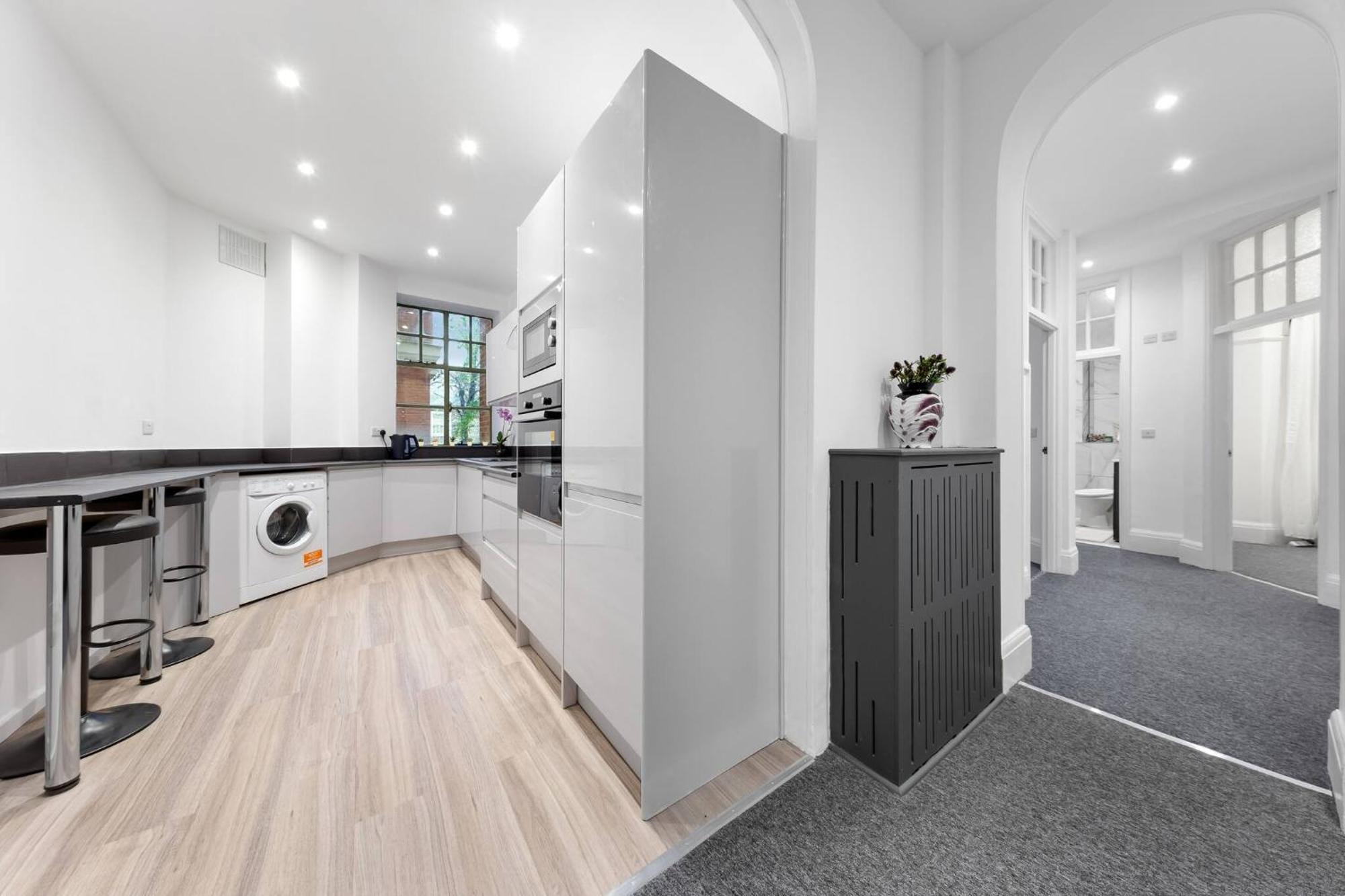 Luxury Serviced In Central Appartement *