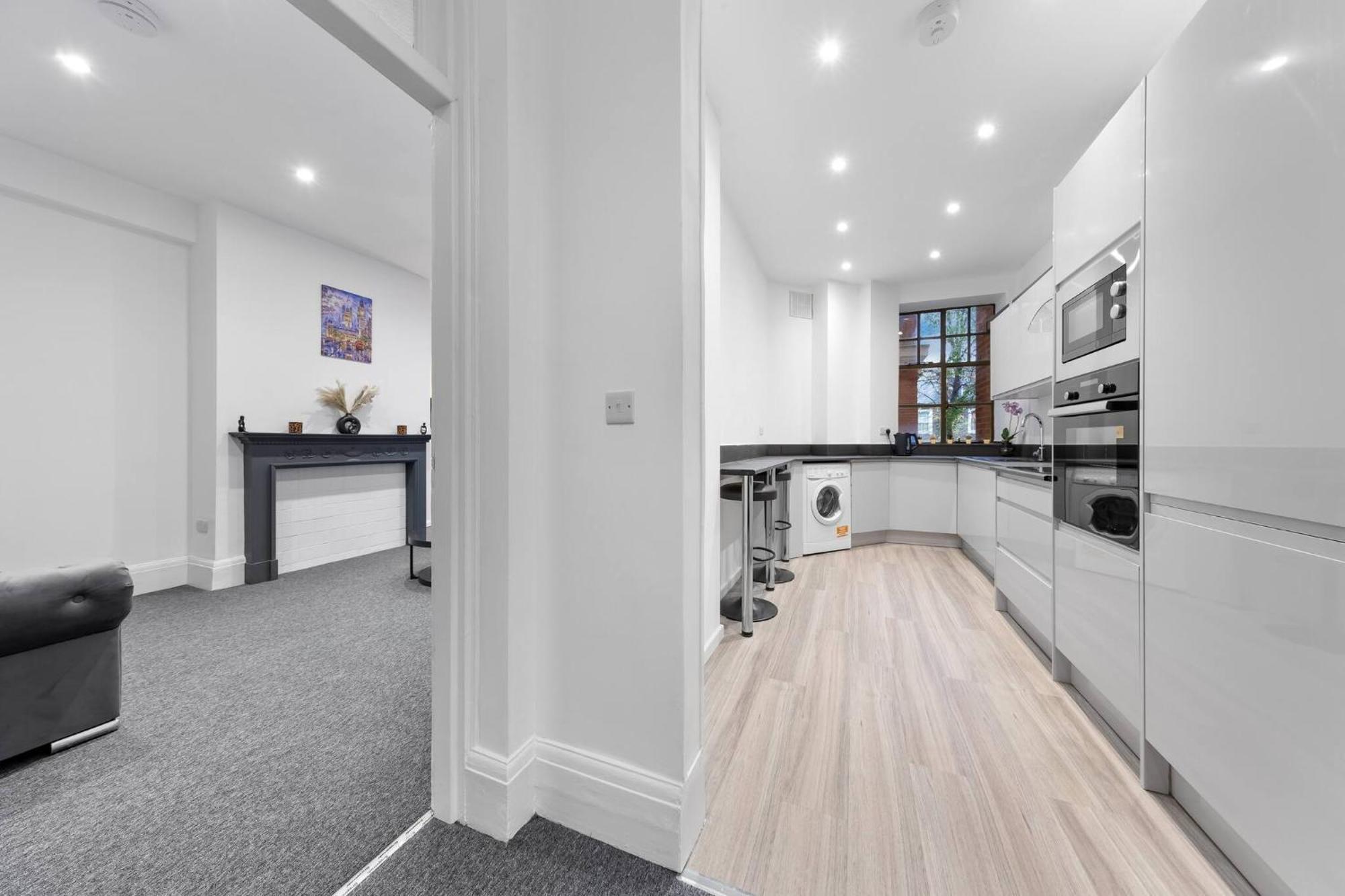 Luxury Serviced In Central Appartement *
