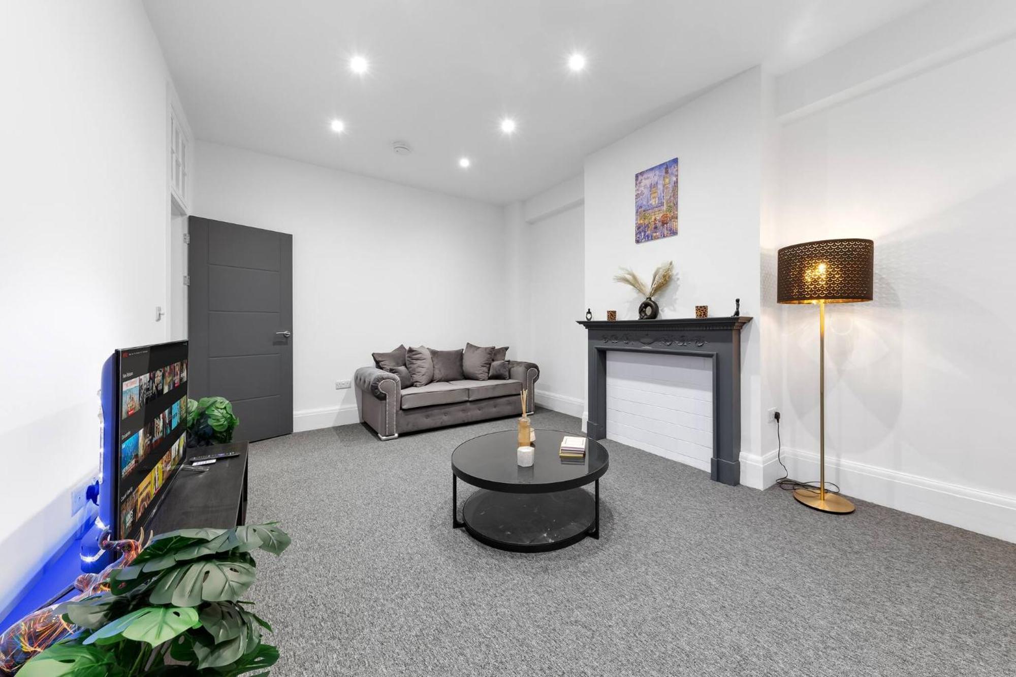 Luxury Serviced In Central Appartement *