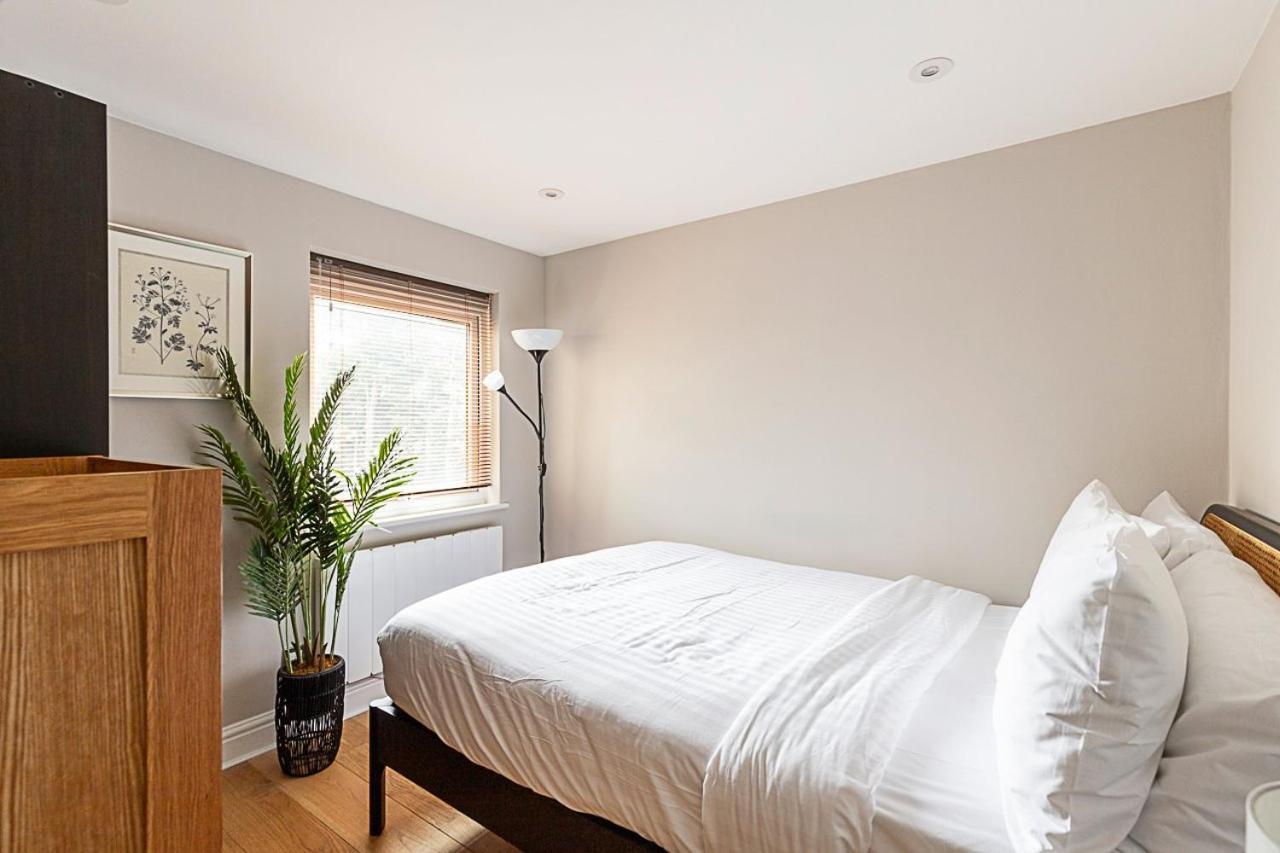 Modern Top-floor Victorian Charm In Kensington London