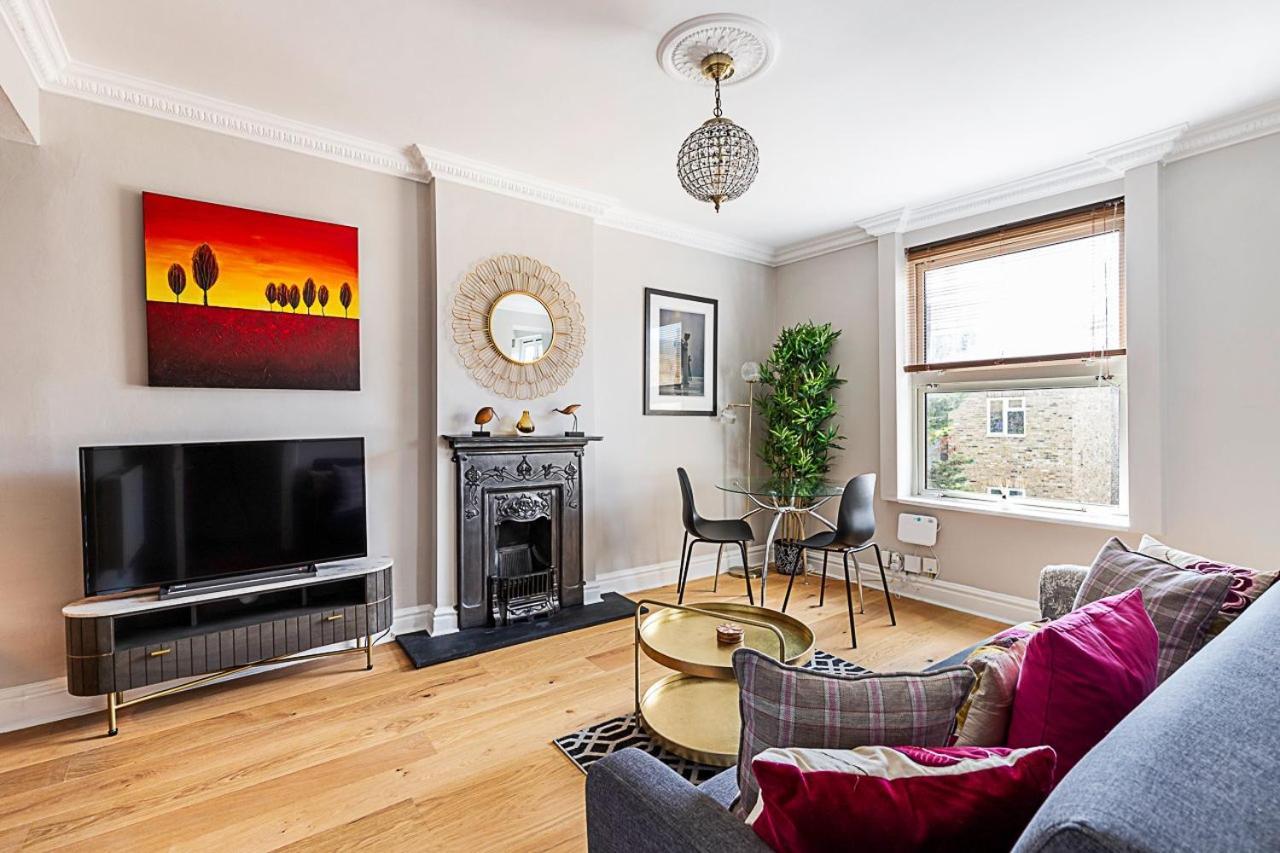 Modern Top-floor Victorian Charm In Kensington Apartamento