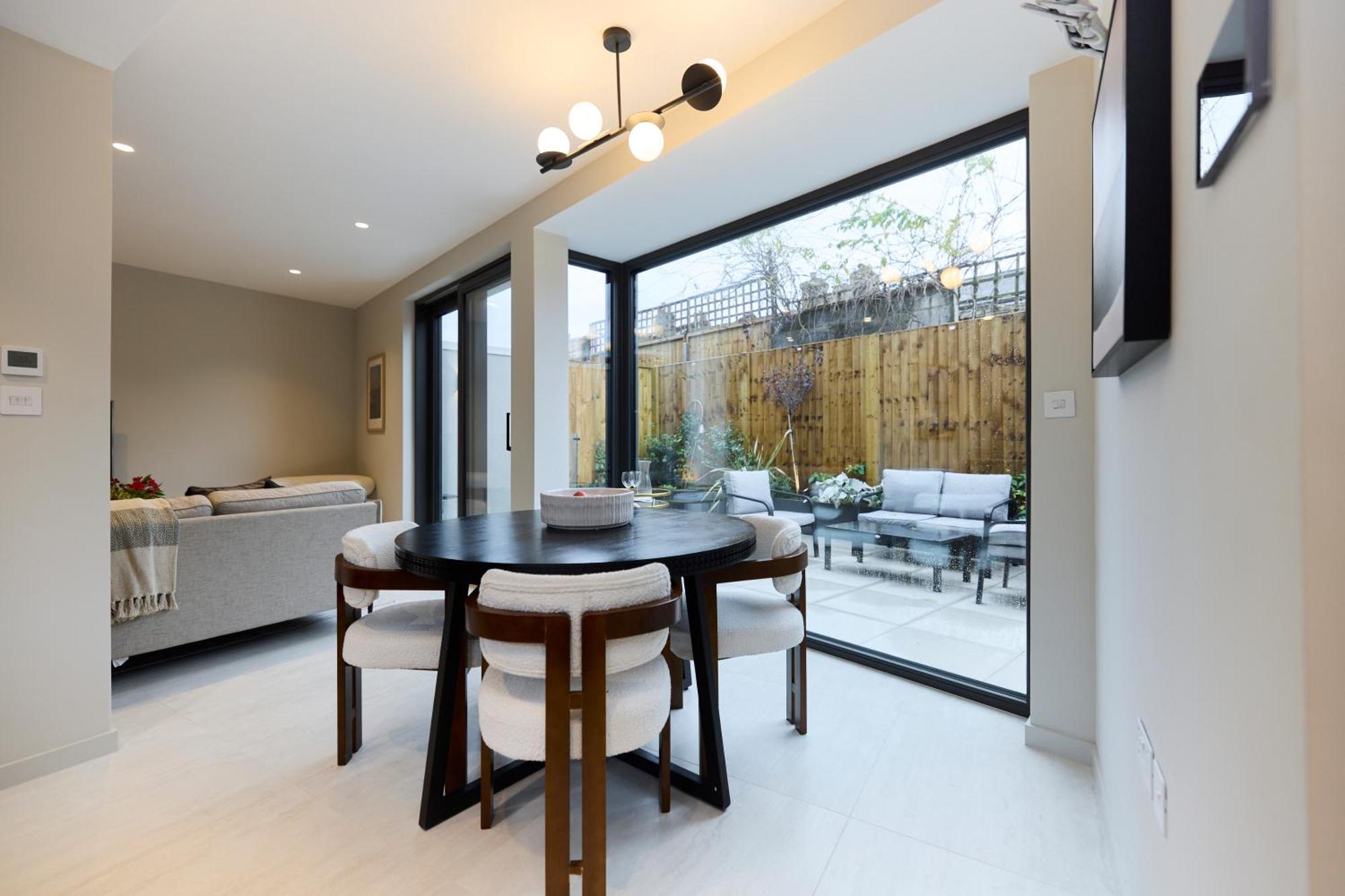 The Letchford Garden Mews - Elegant 2bdr House With Garden & Patio Appartement *
