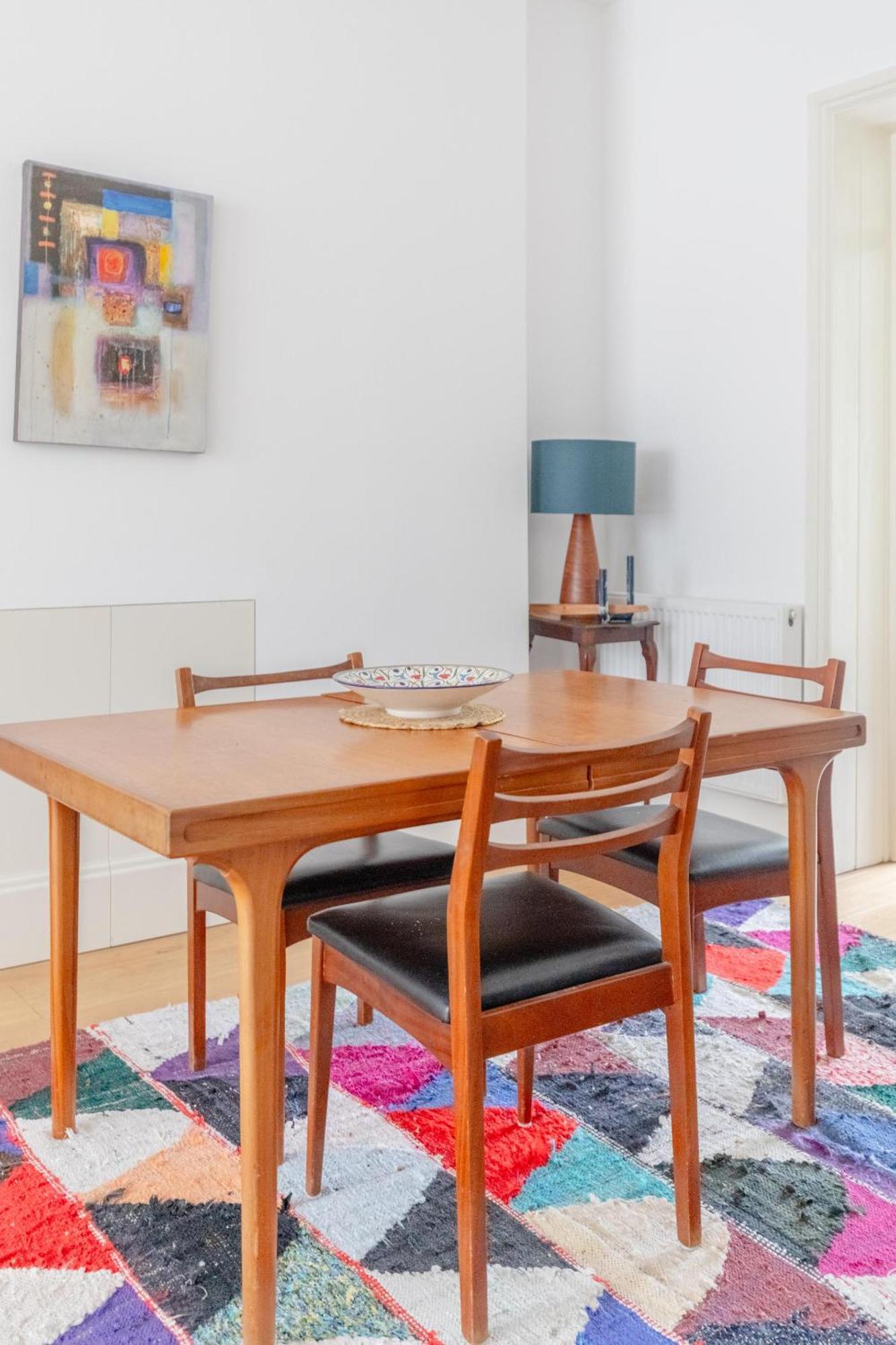 Spacious 2bd Flat By Regents Park & Camden Town!