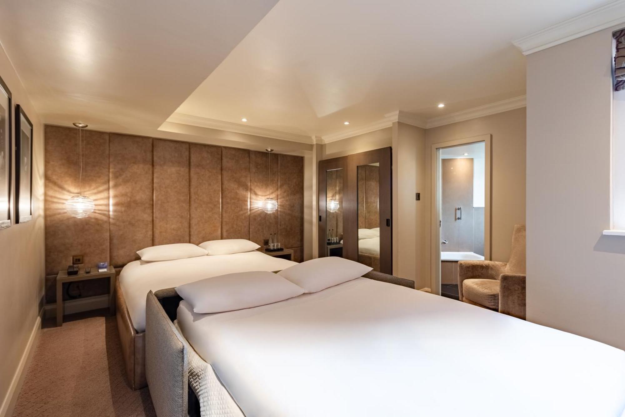 Radisson Blu Hotel, Bloomsbury Hotel 4*
