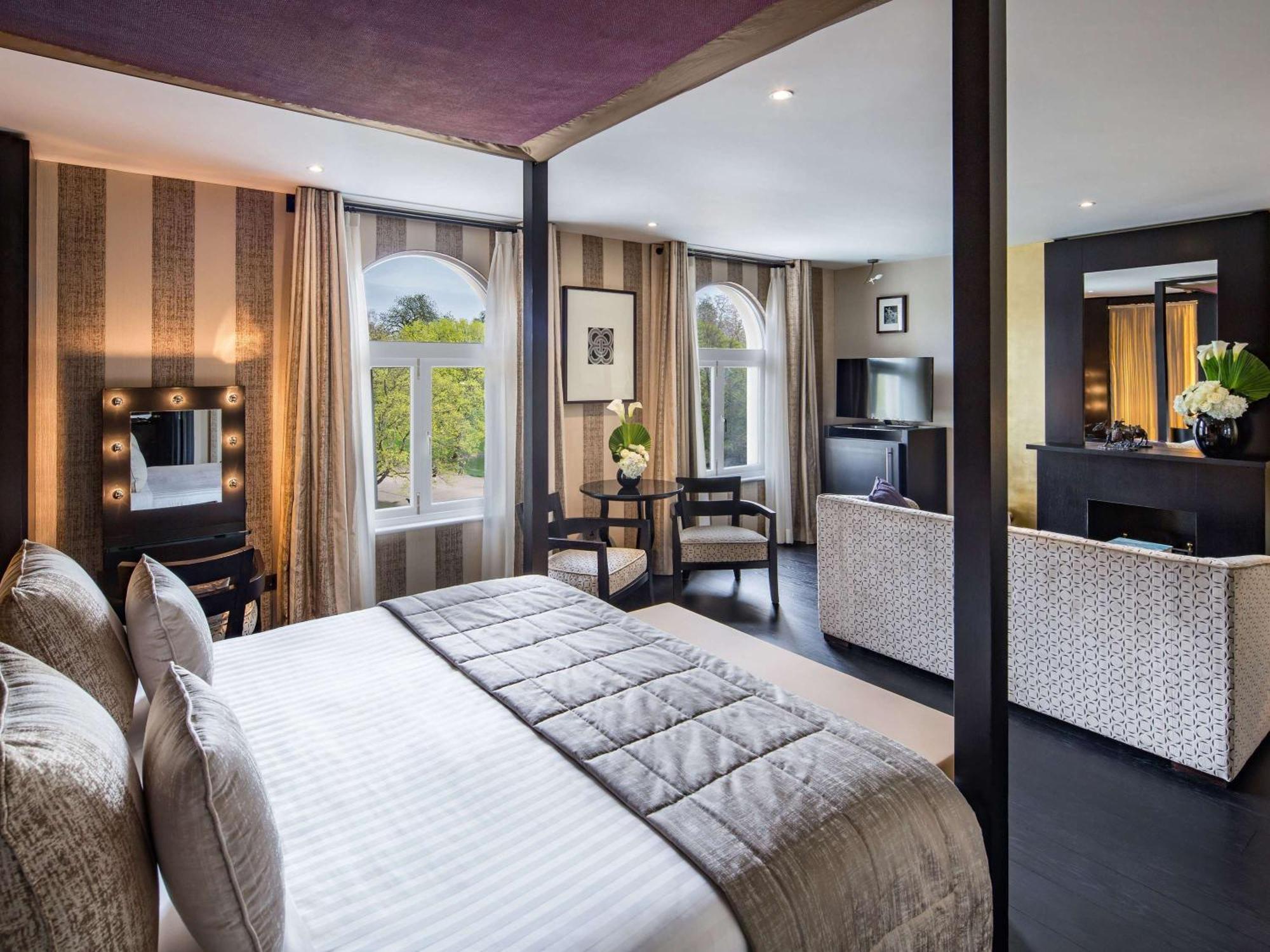 60 Hyde Park Gate Hotel 5*