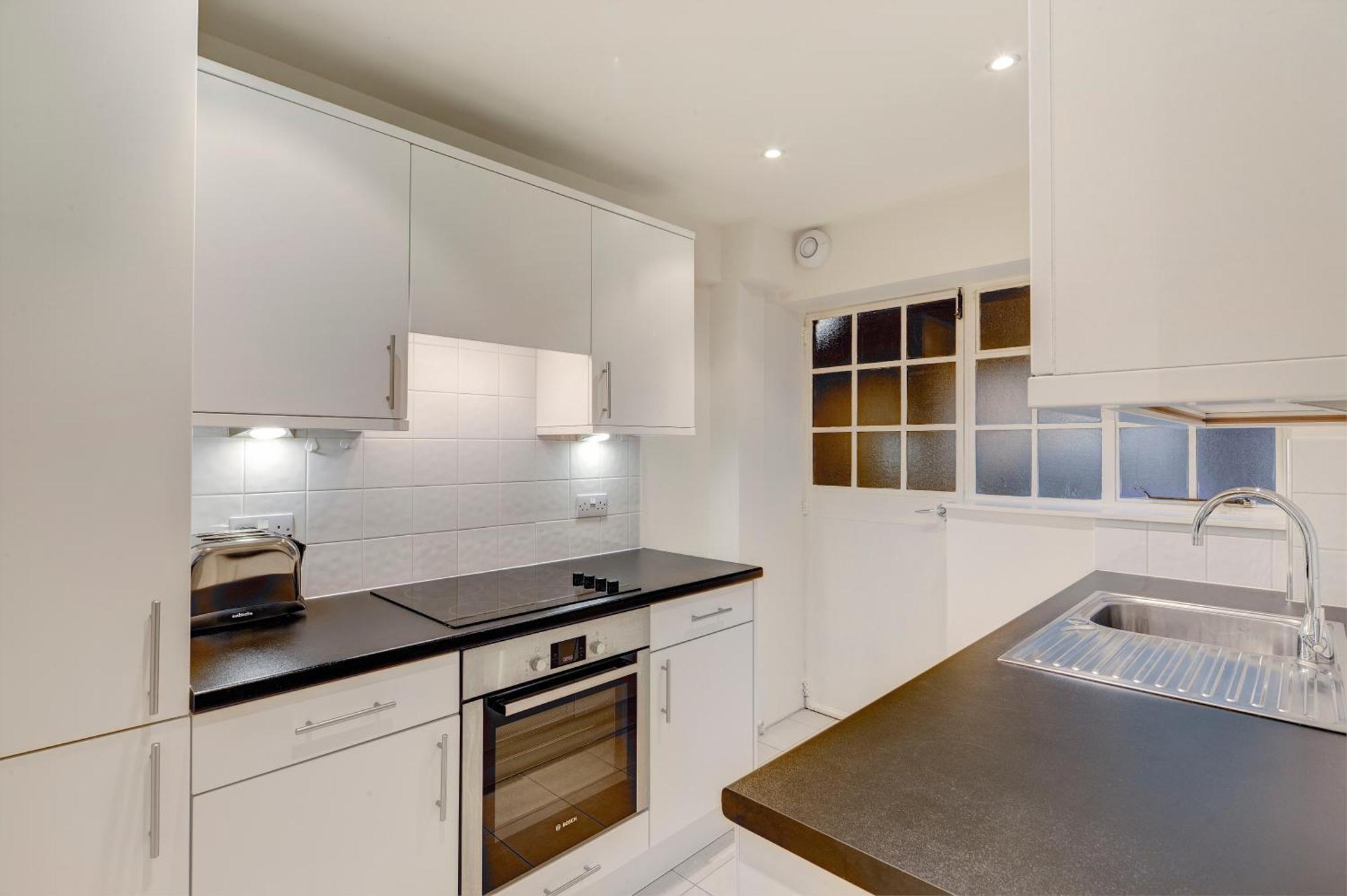 Pelham Court Apartment
