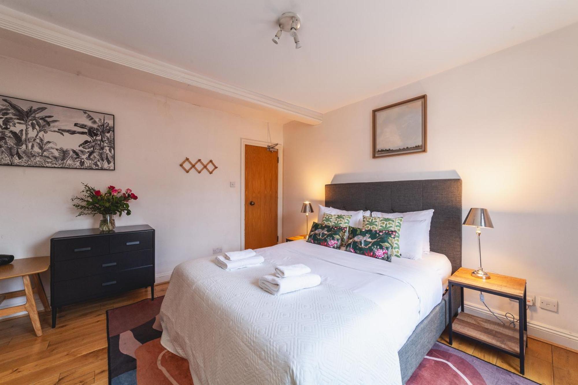 Hub Townhouse * London