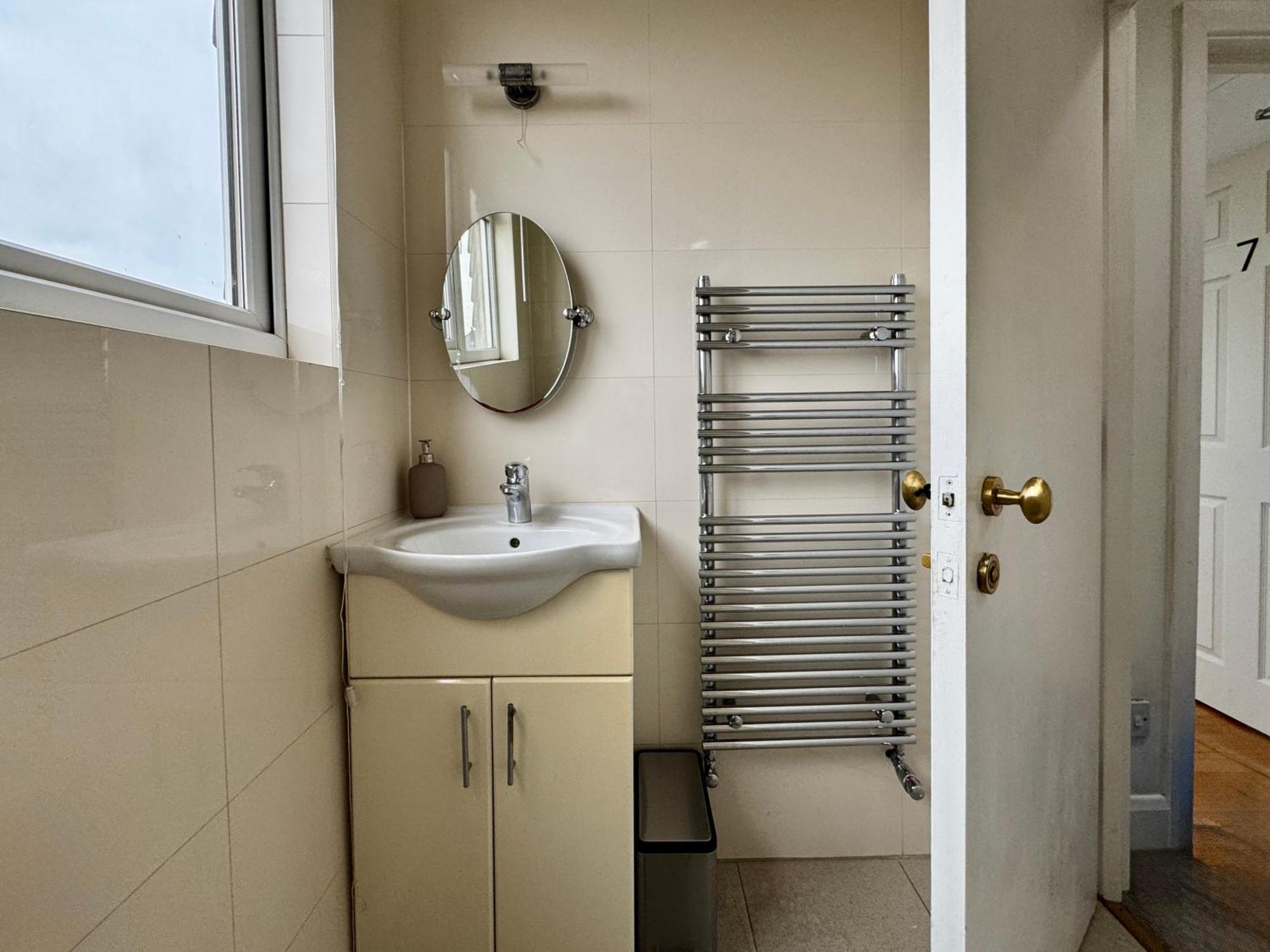Maberic Housing West Gem Your Connection Maison d'hôtes *