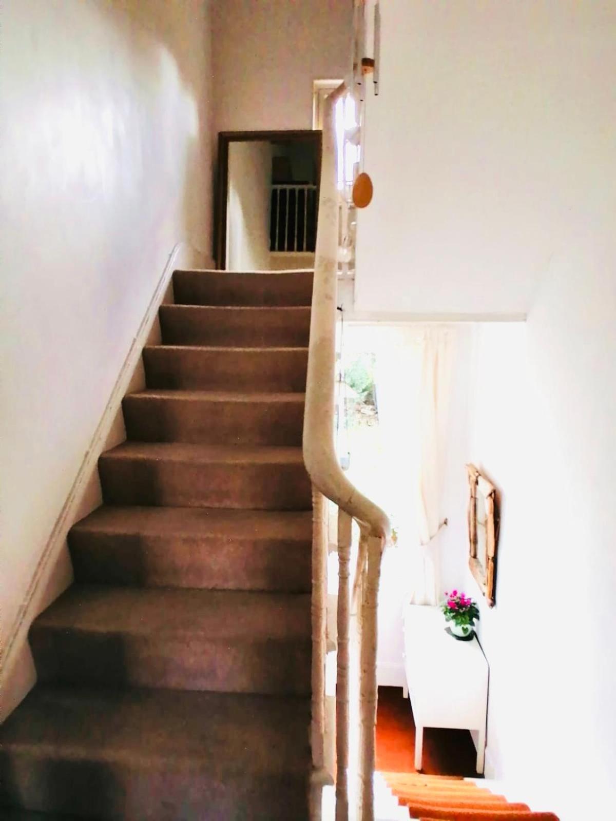 Charming Victorian Flat With Free Parking Appartement