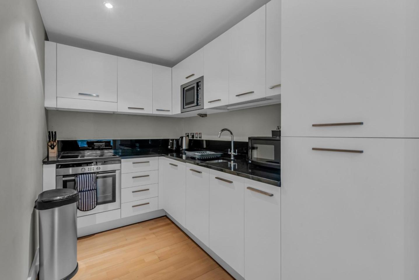 Large 1 Bed Cutty Sark Greenwich Close To Canary Wharf - Perfect For Corporates And Tourists *