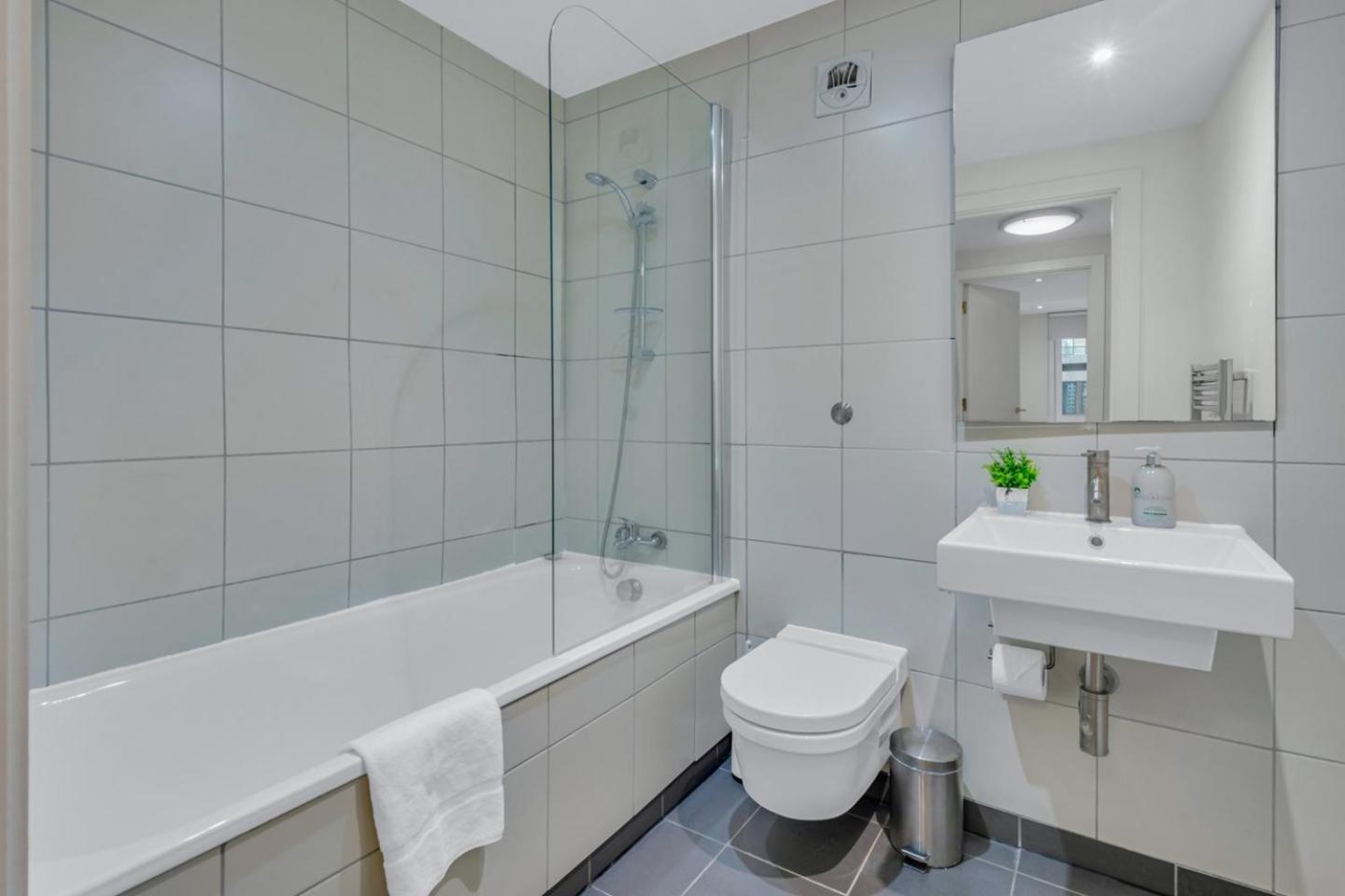 Large 1 Bed Cutty Sark Greenwich Close To Canary Wharf - Perfect For Corporates And Tourists *