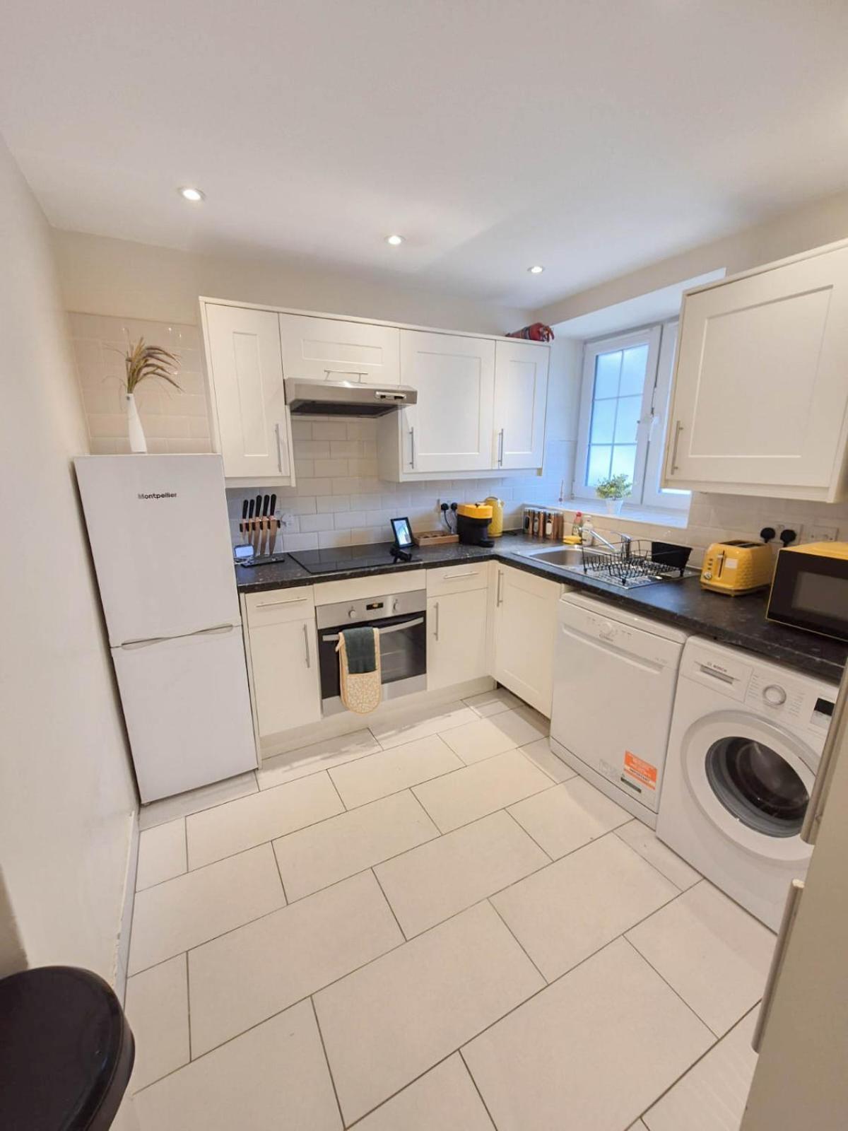 Chic 2-bedroom Flat With Free Wi-fi Few Steps From The Oval Apartment London