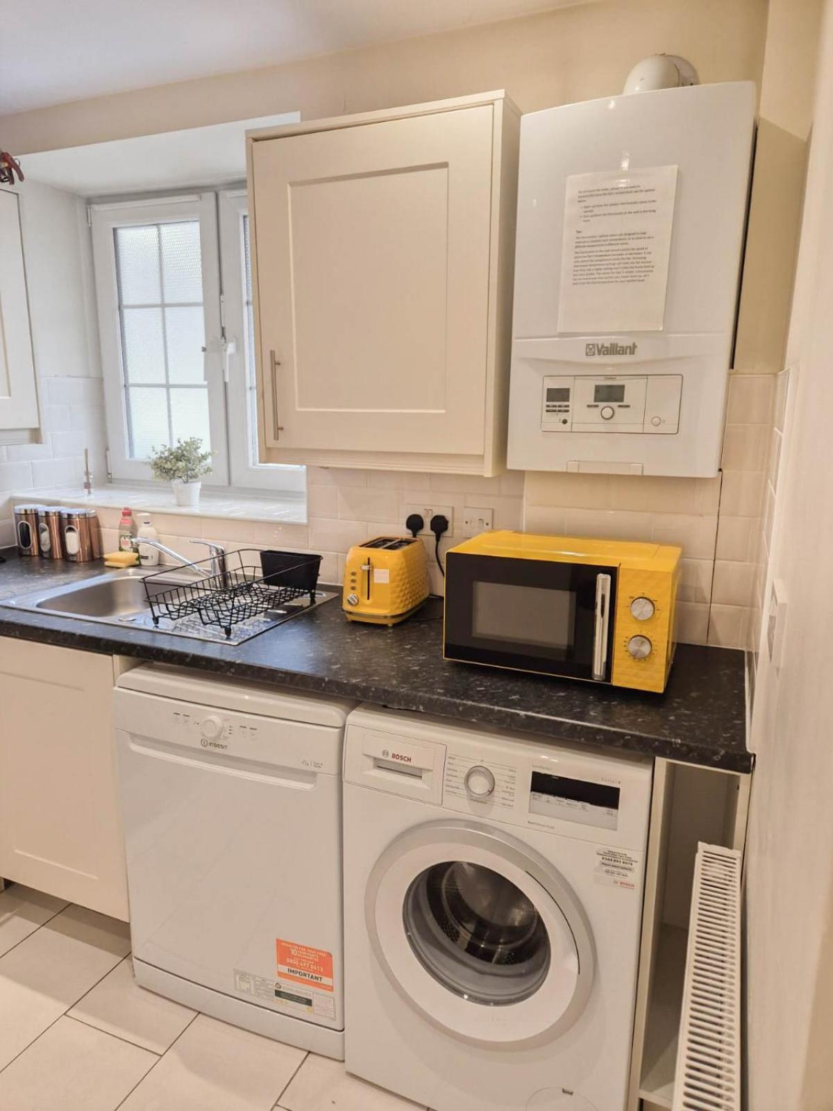 Chic 2-bedroom Flat With Free Wi-fi Few Steps From The Oval Apartment London