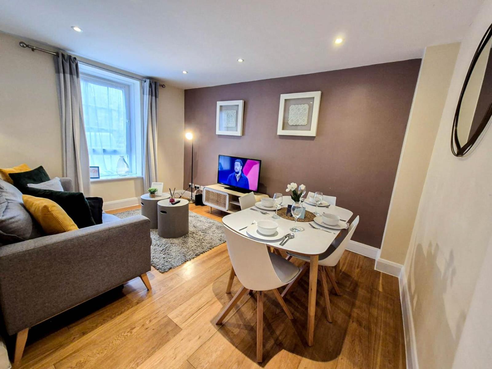 Apartment Chic 2-bedroom Flat With Free Wi-fi Few Steps From The Oval *