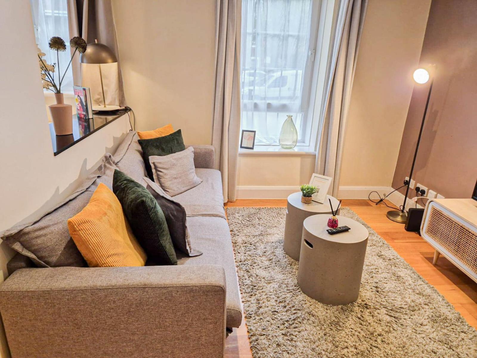 Chic 2-bedroom Flat With Free Wi-fi Few Steps From The Oval