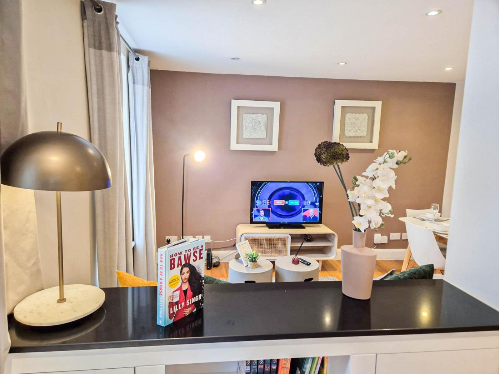 Chic 2-bedroom Flat With Free Wi-fi Few Steps From The Oval Apartment London