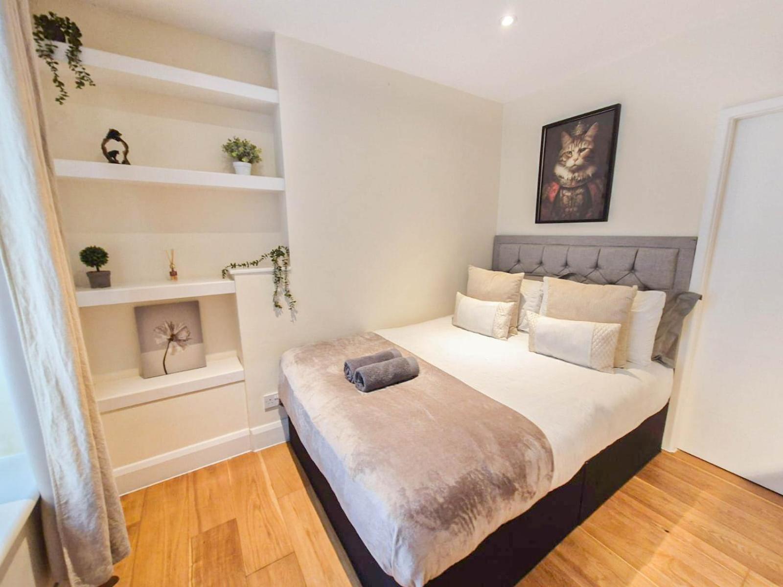 Apartment Chic 2-bedroom Flat With Free Wi-fi Few Steps From The Oval