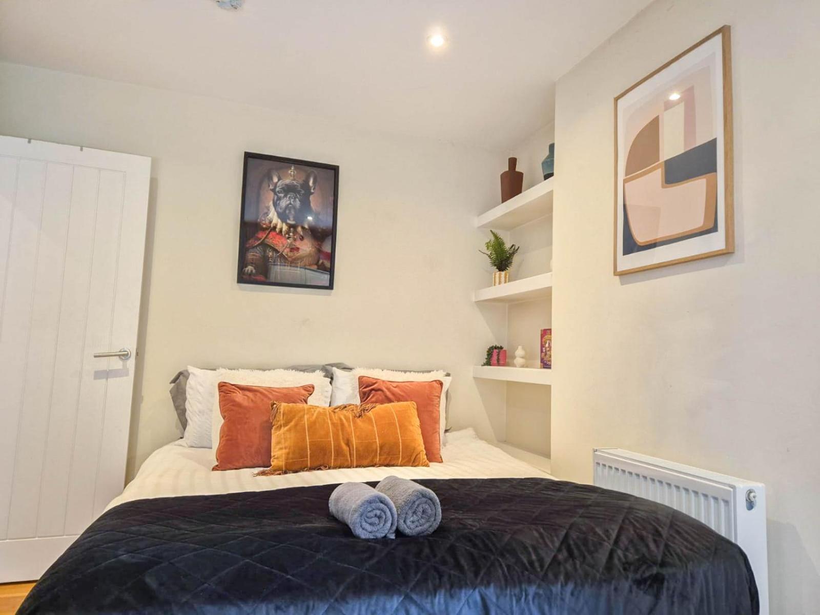 Apartment Chic 2-bedroom Flat With Free Wi-fi Few Steps From The Oval