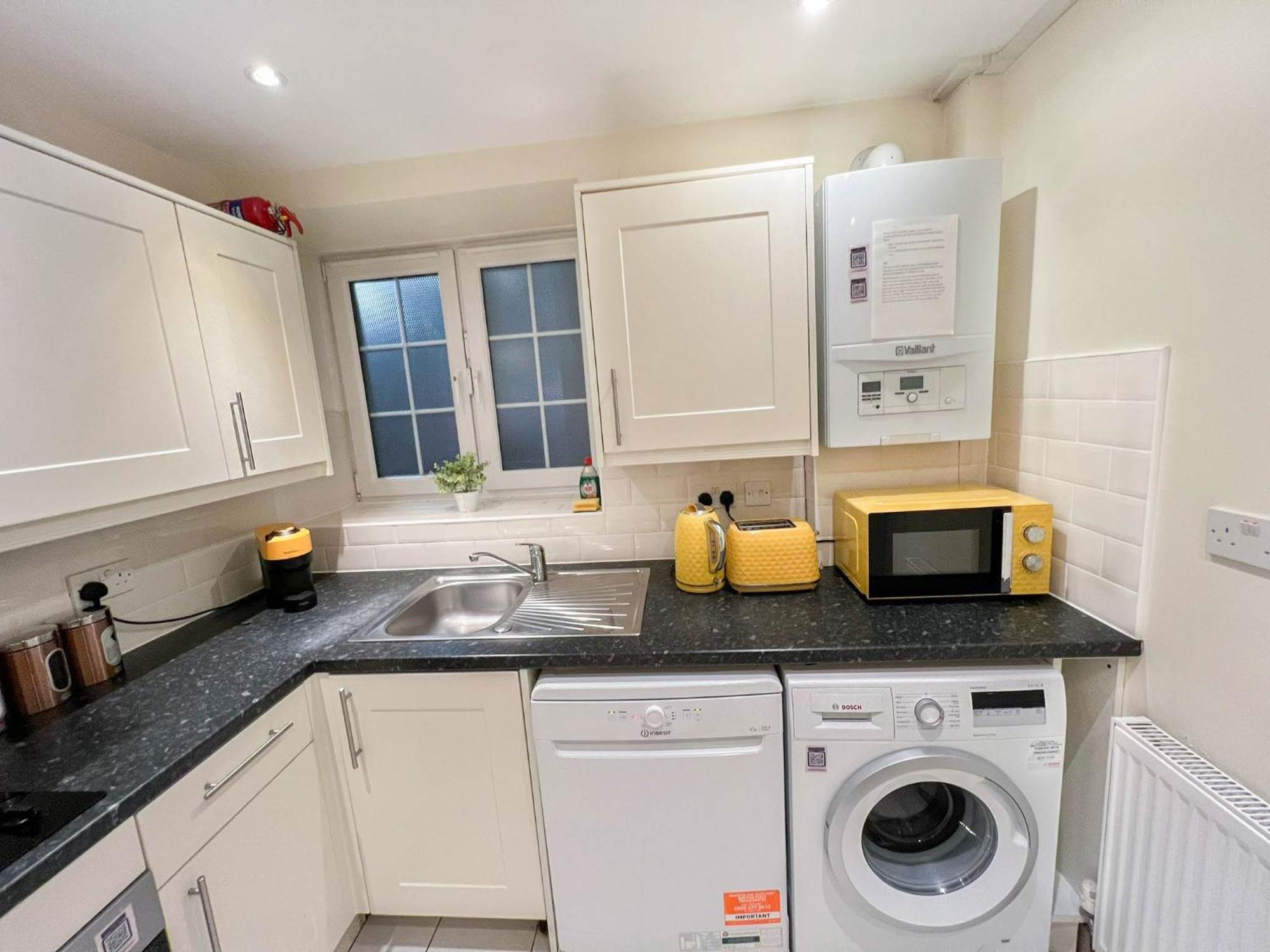 Chic 2-bedroom Flat With Free Wi-fi Few Steps From The Oval Apartment