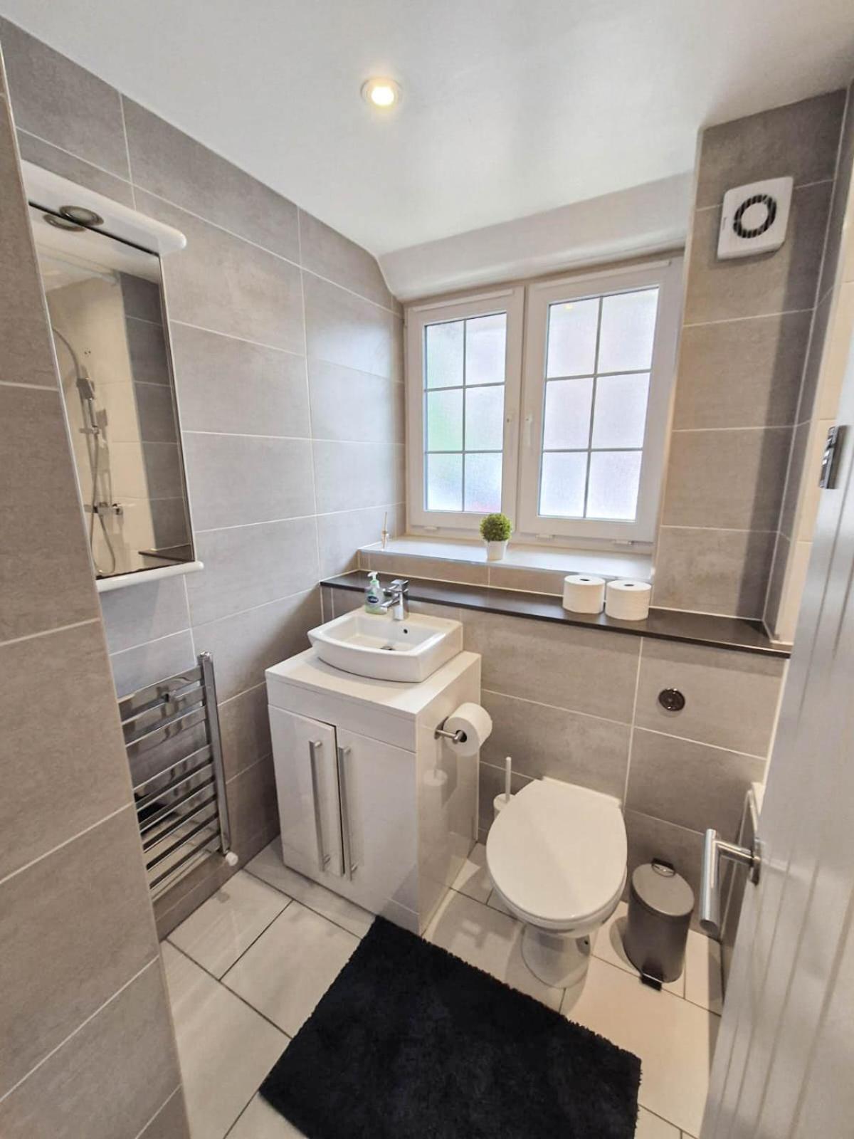 Apartment Chic 2-bedroom Flat With Free Wi-fi Few Steps From The Oval *