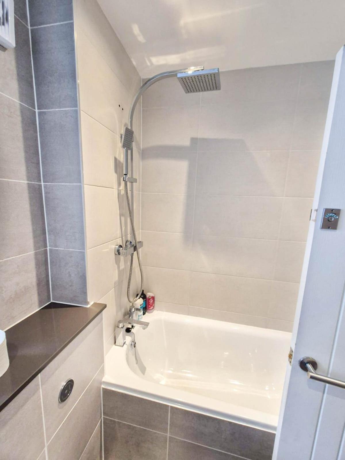 Chic 2-bedroom Flat With Free Wi-fi Few Steps From The Oval Apartment