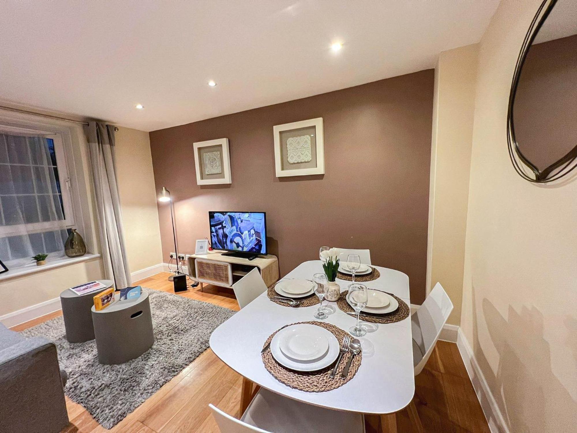 Chic 2-bedroom Flat With Free Wi-fi Few Steps From The Oval *