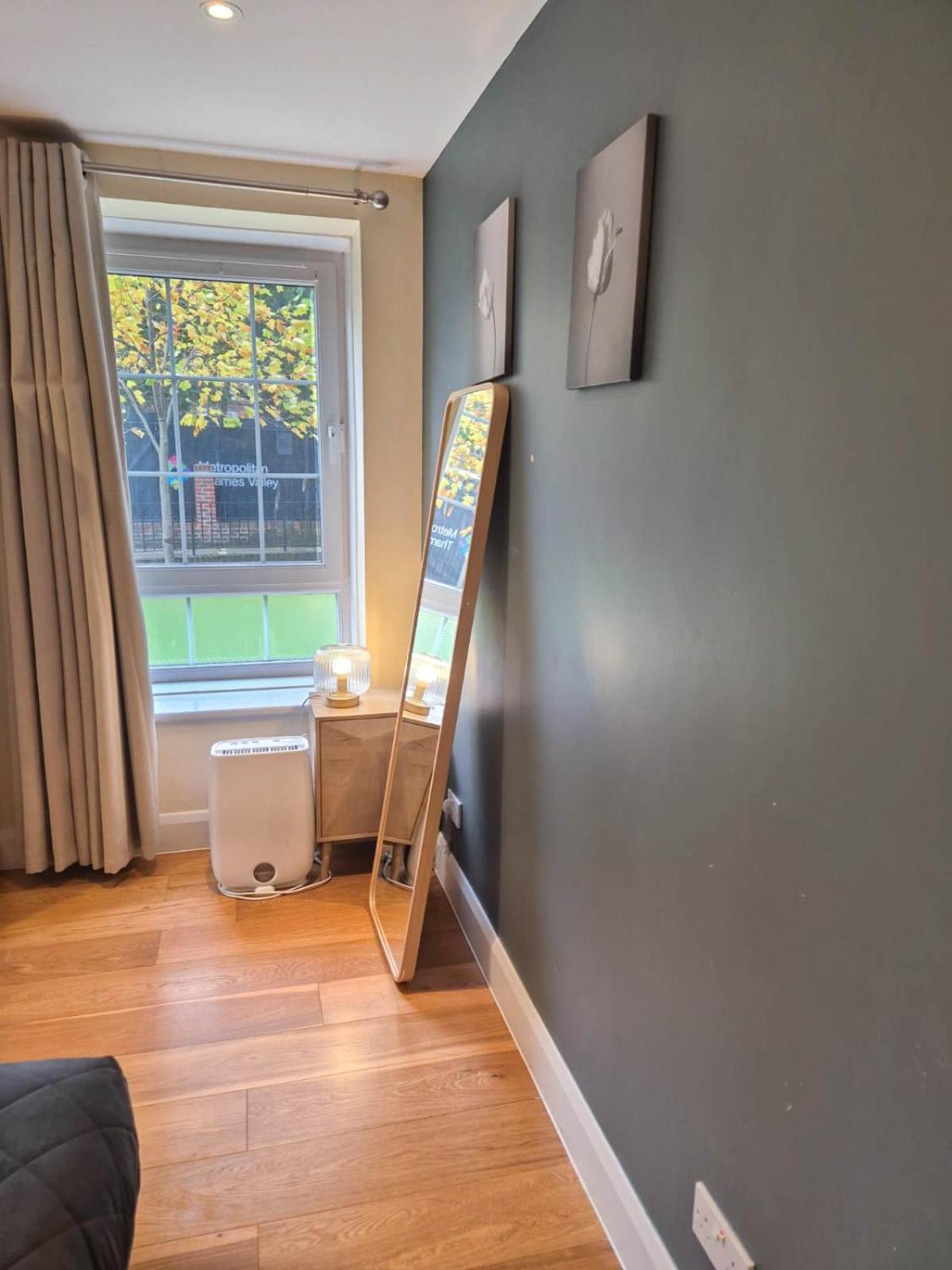 Chic 2-bedroom Flat With Free Wi-fi Few Steps From The Oval Apartment