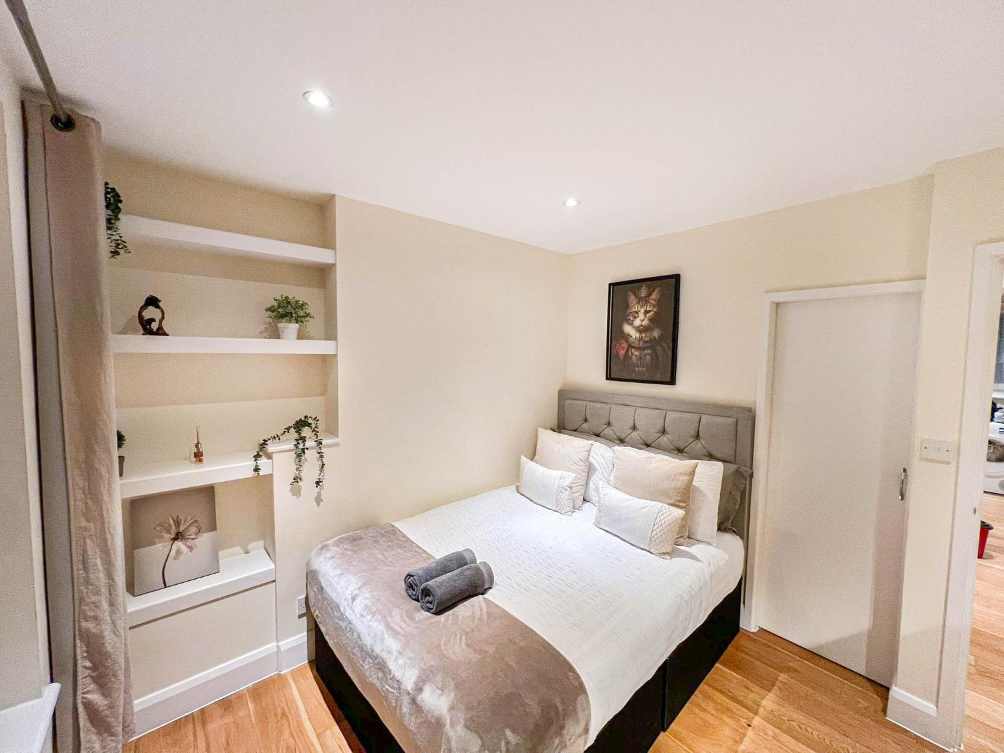 Apartment Chic 2-bedroom Flat With Free Wi-fi Few Steps From The Oval