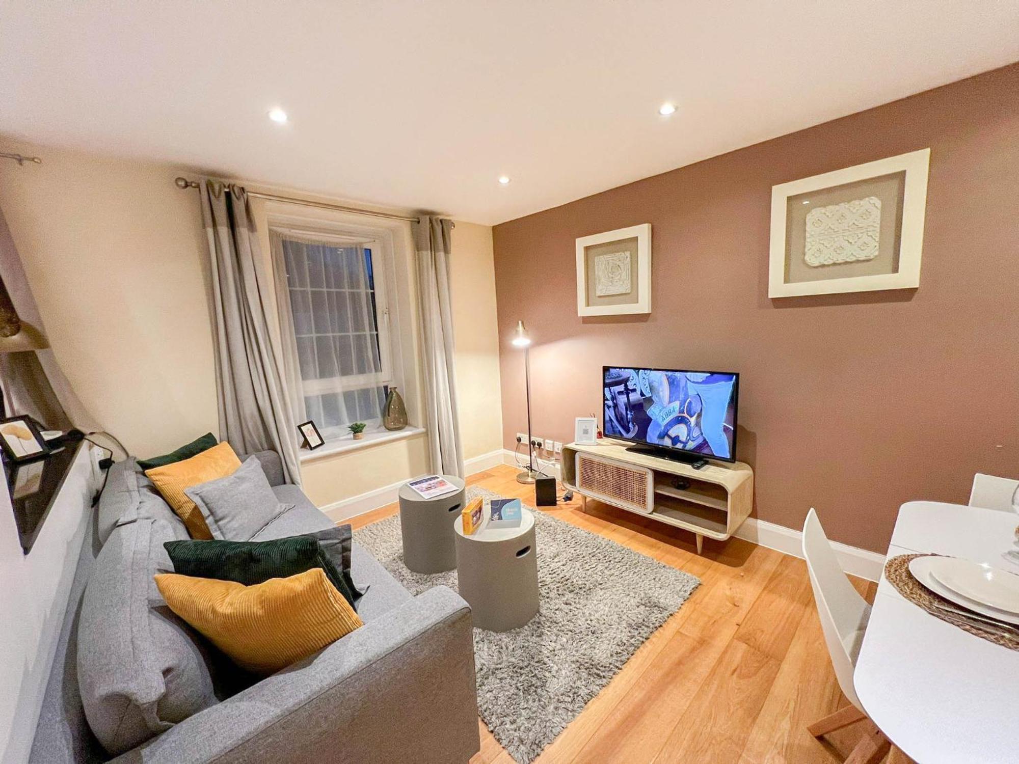 Chic 2-bedroom Flat With Free Wi-fi Few Steps From The Oval Apartment *