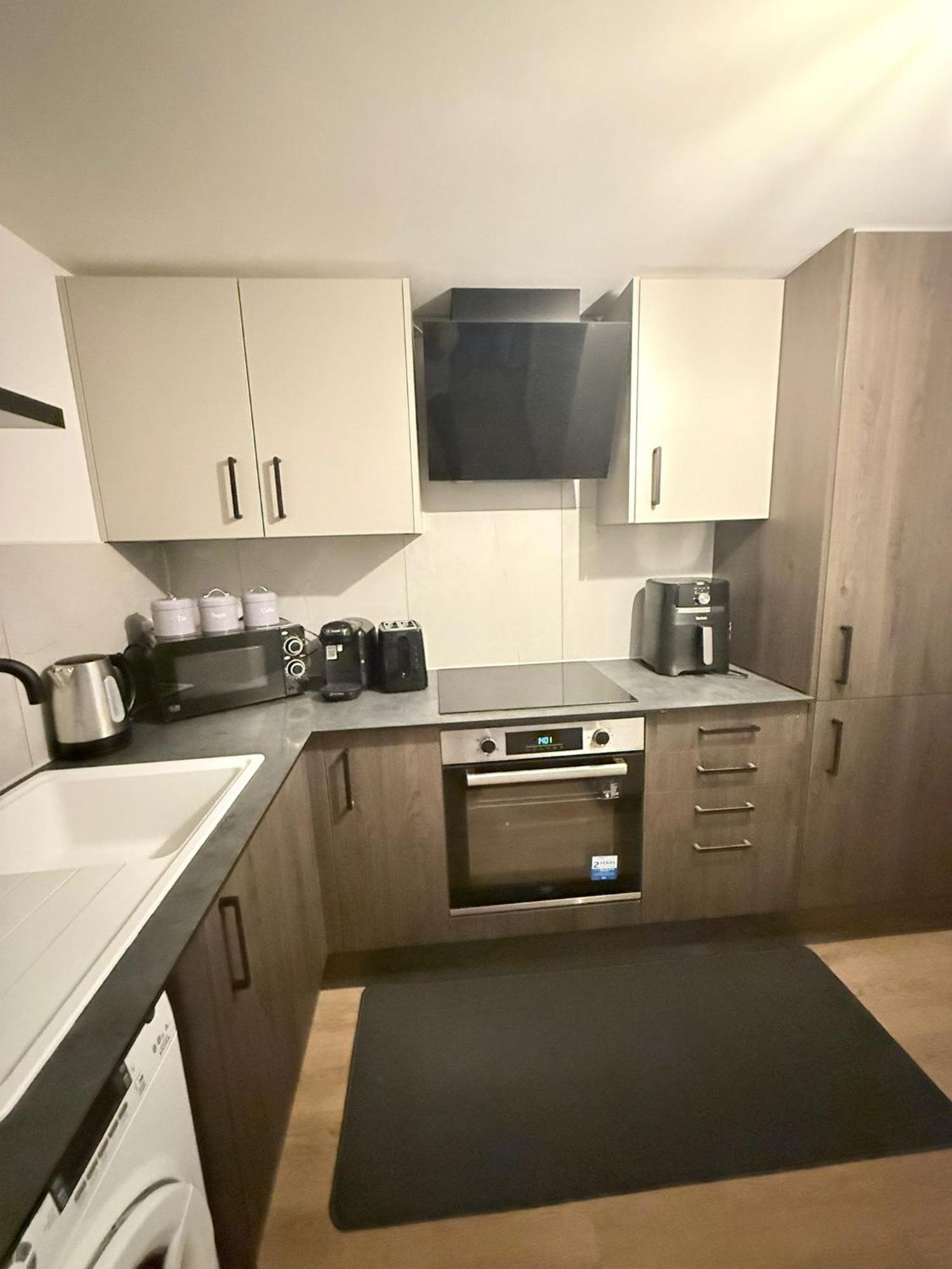 Cozy Guest Two Bedroom Flat *