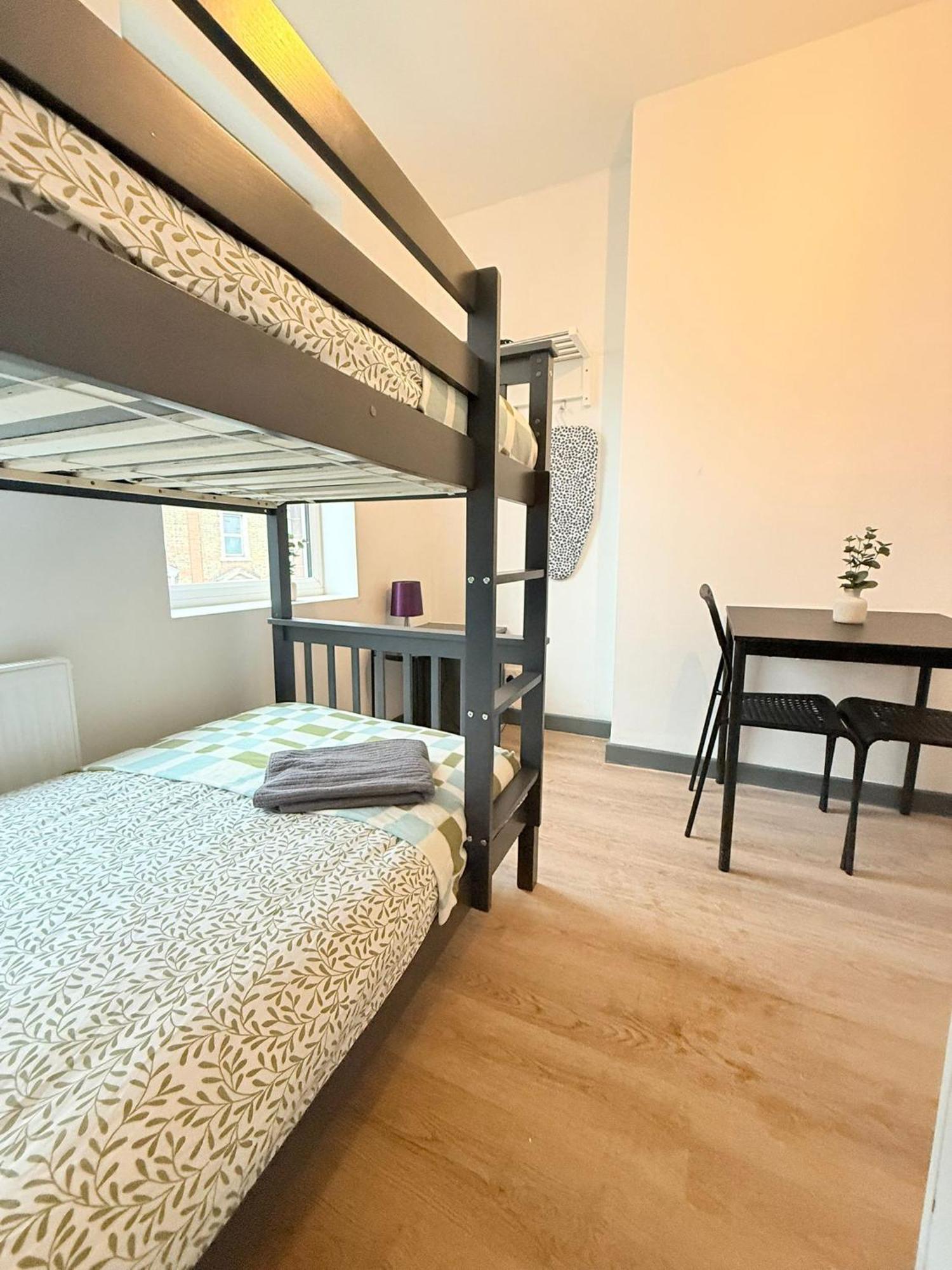 Maison d'hôtes Cozy Guest Two Bedroom Flat Londres