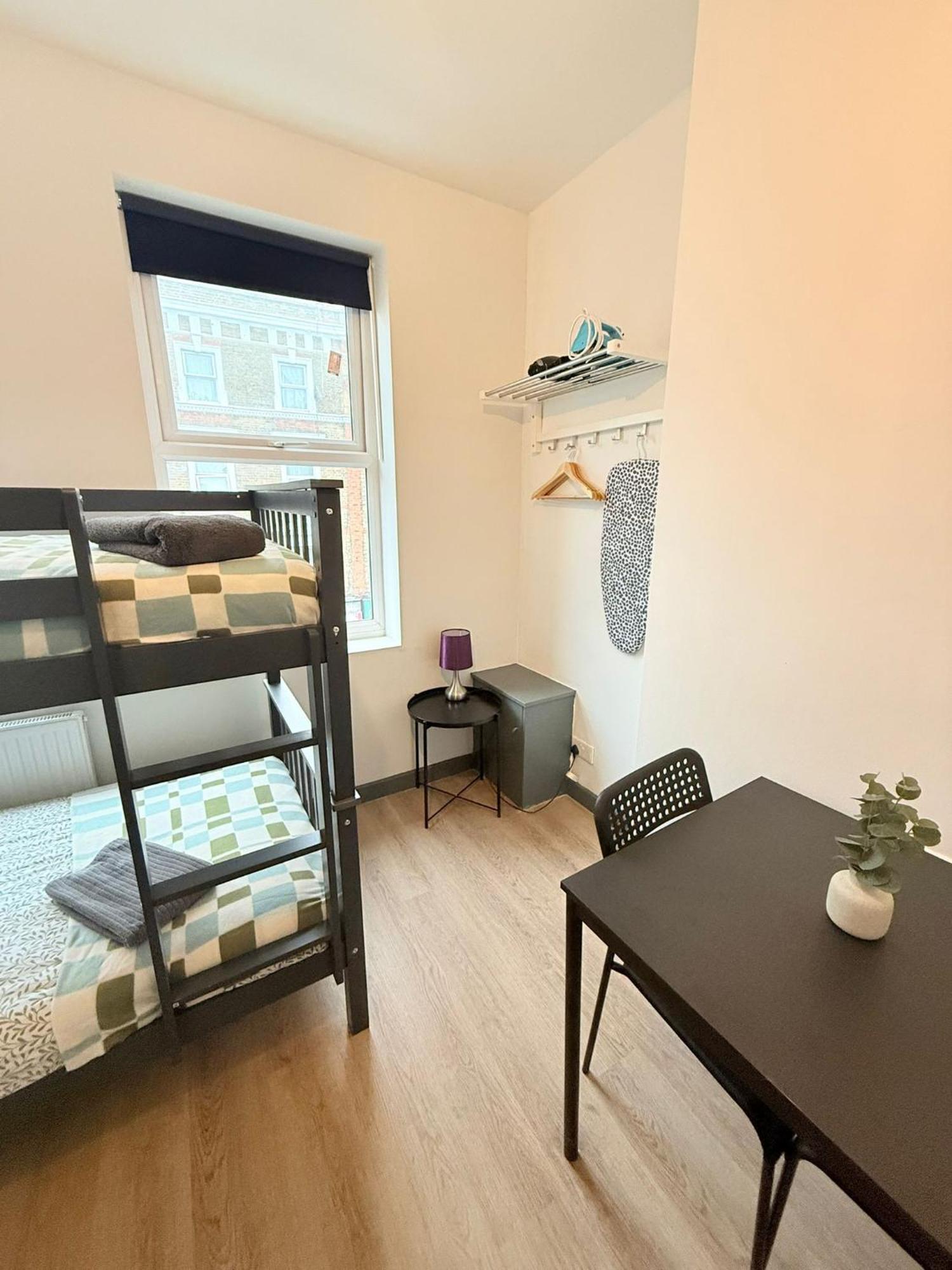 Cozy Guest Two Bedroom Flat Londres