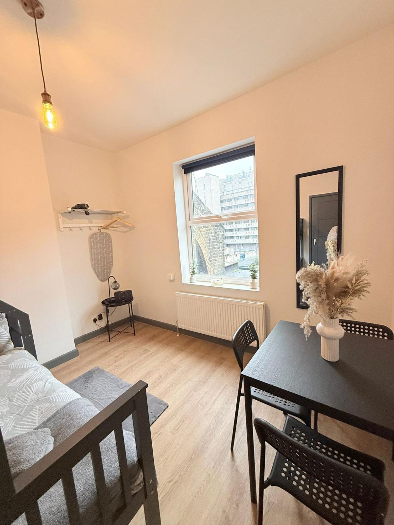 Cozy Guest Two Bedroom Flat Londres