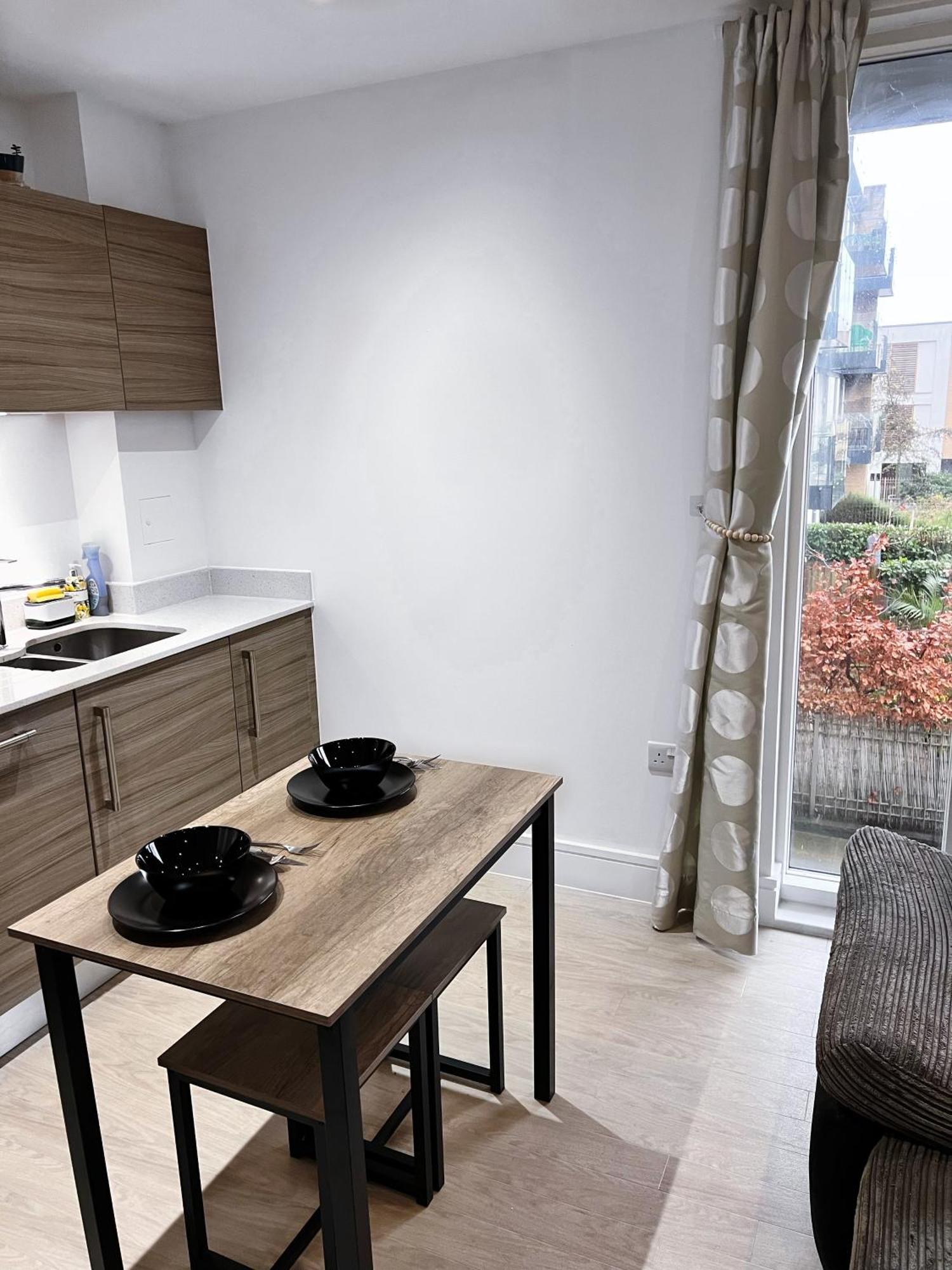 Luxury Modern 2 Bed 2 Bath Appartement